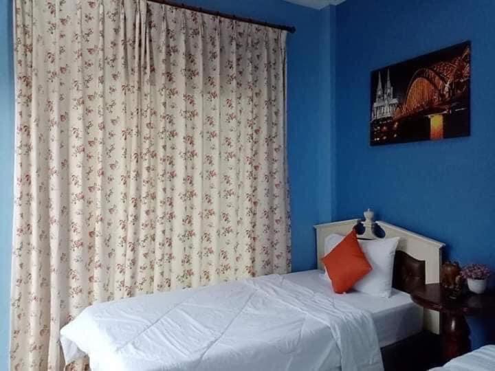 Economy Twin Room photo 3