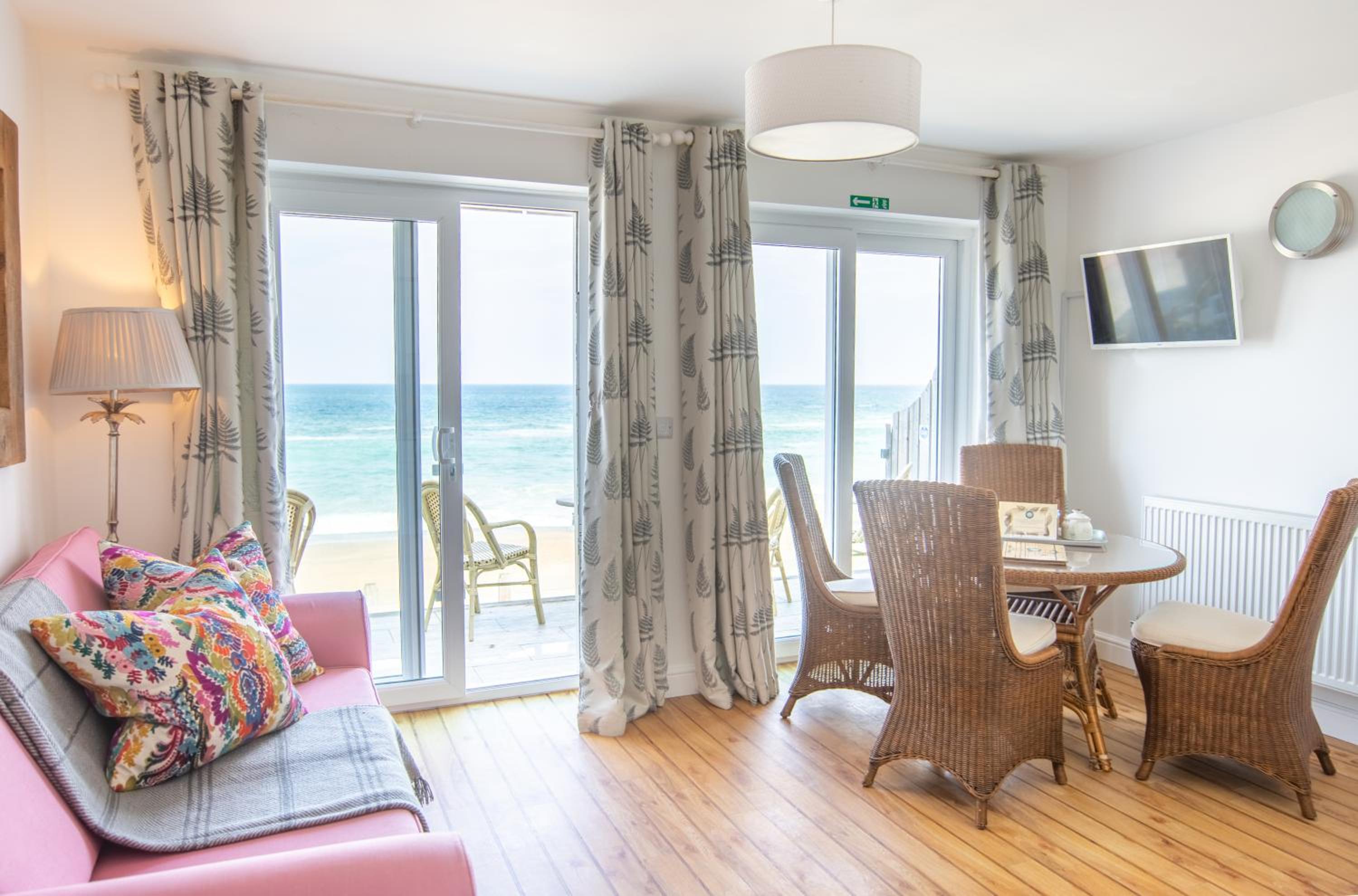 Two-Bedroom Apartment with Balcony photo 2