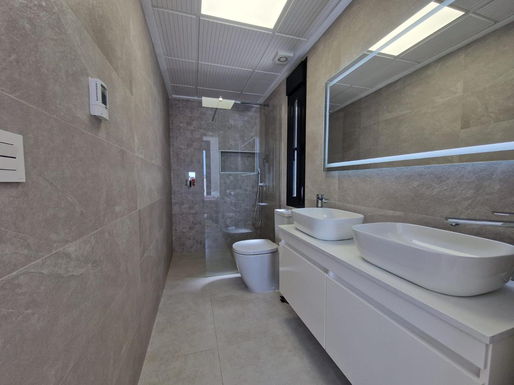 Four-Bedroom House photo 2