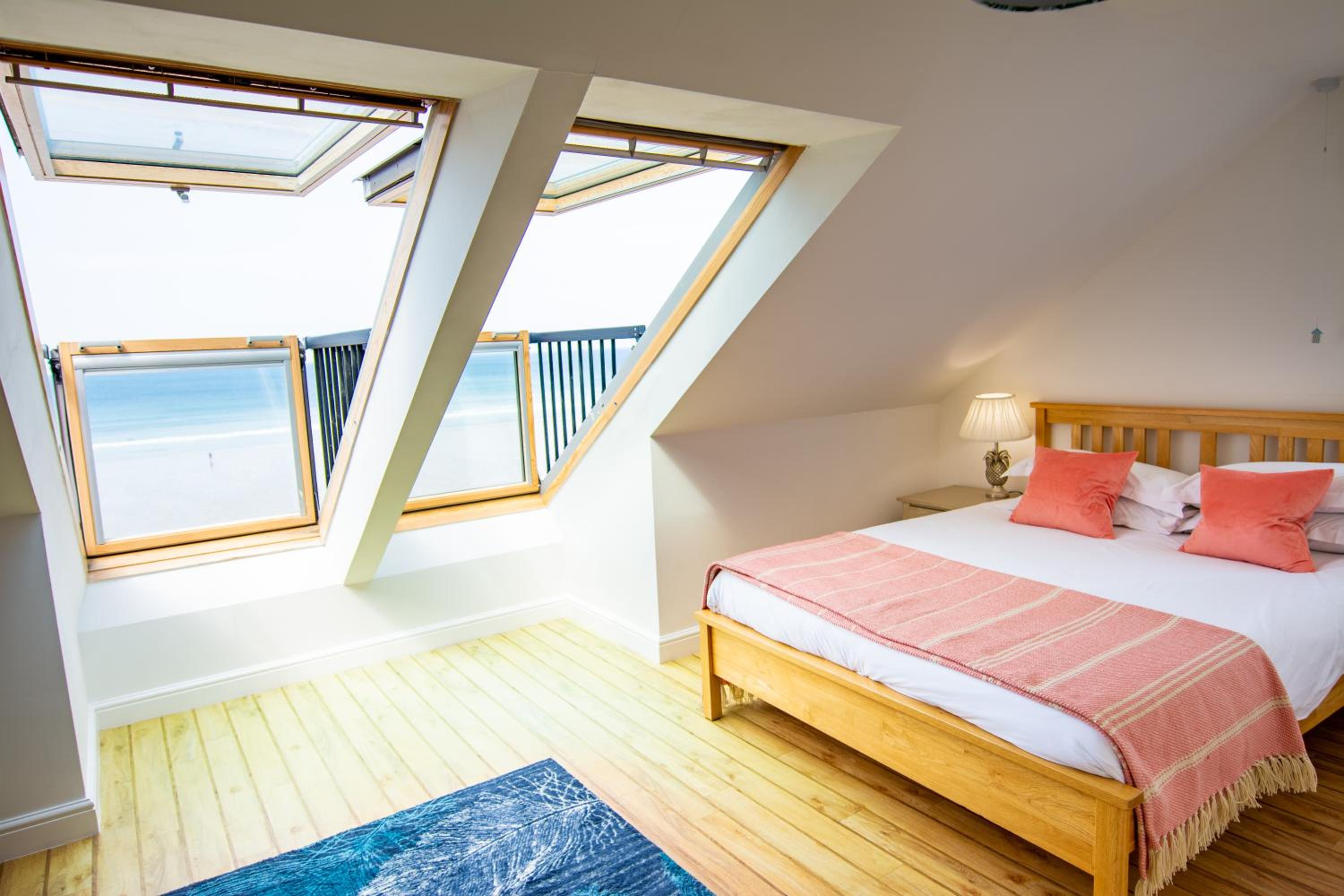 Three-Bedroom Apartment with Balcony photo 1