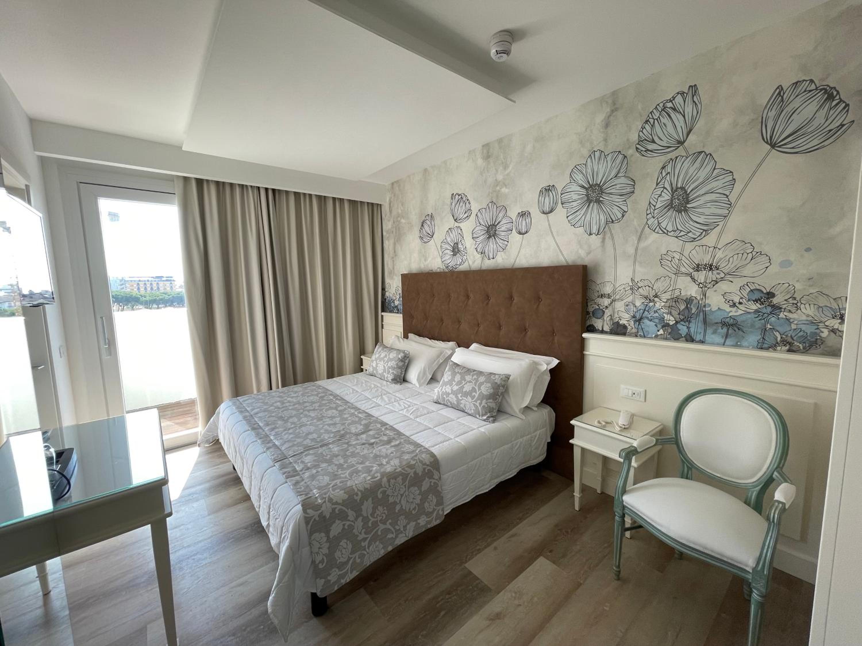 Deluxe Double or Twin Room with Balcony photo 2
