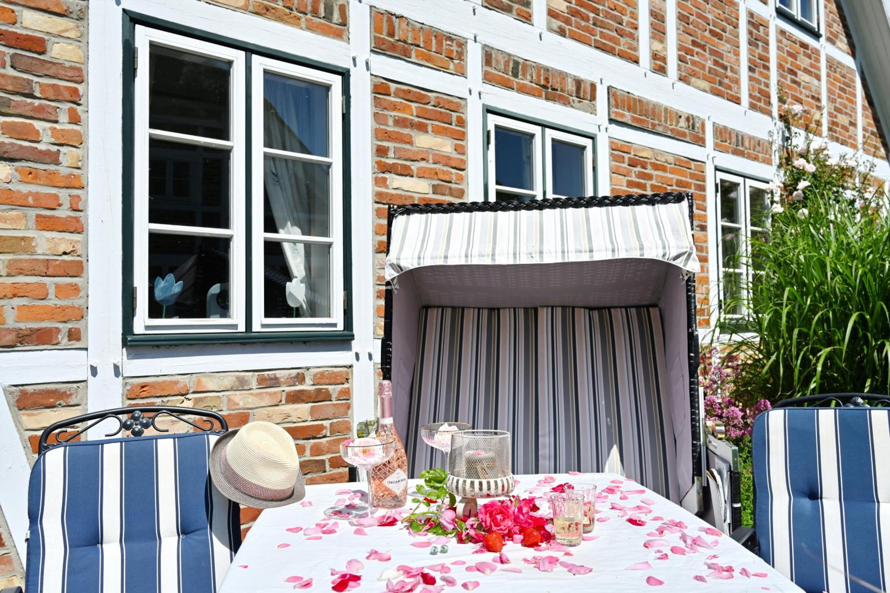 Apartment with Terrace photo 3