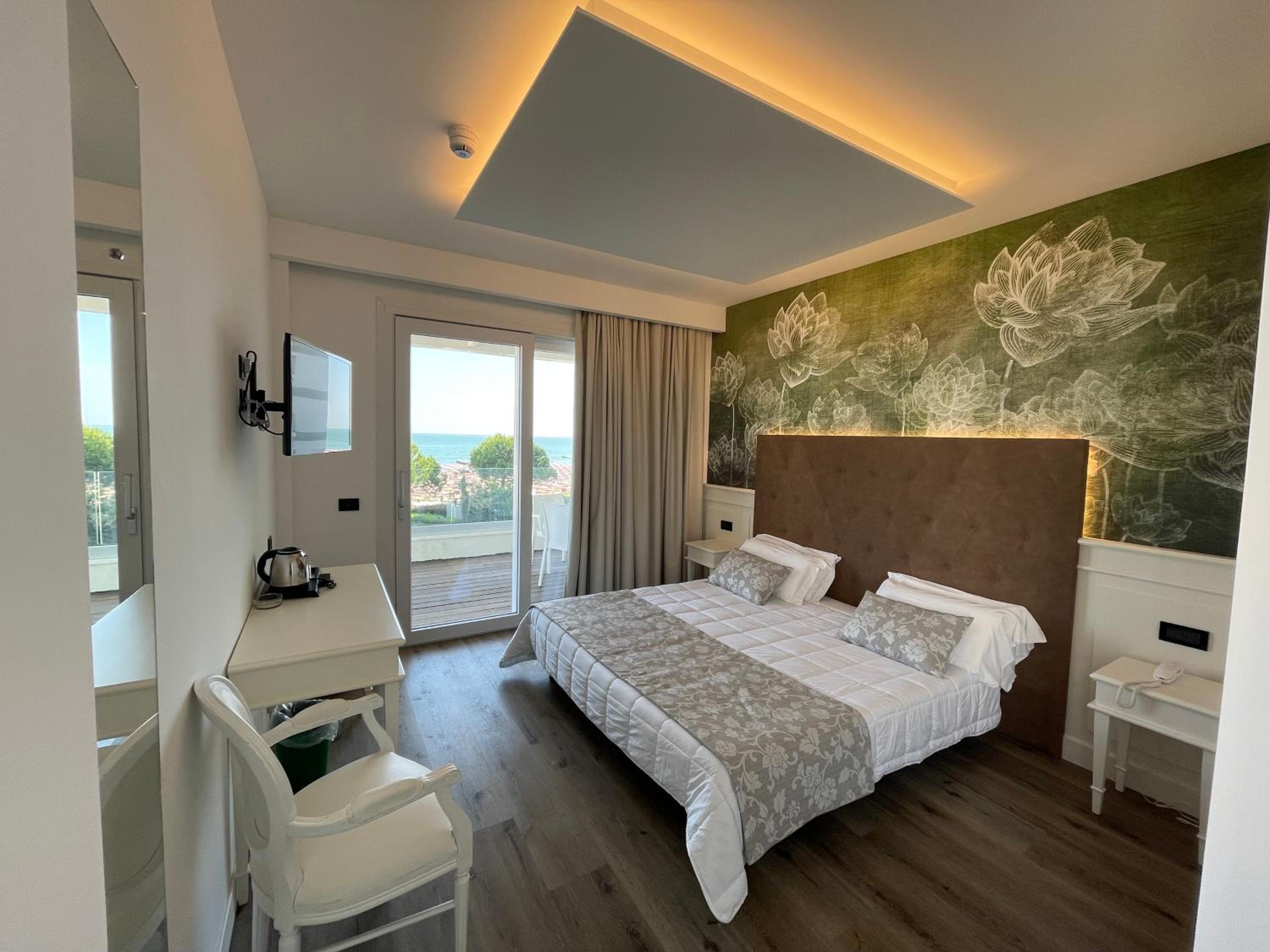 Deluxe Junior Suite with Big Terrace Sea View