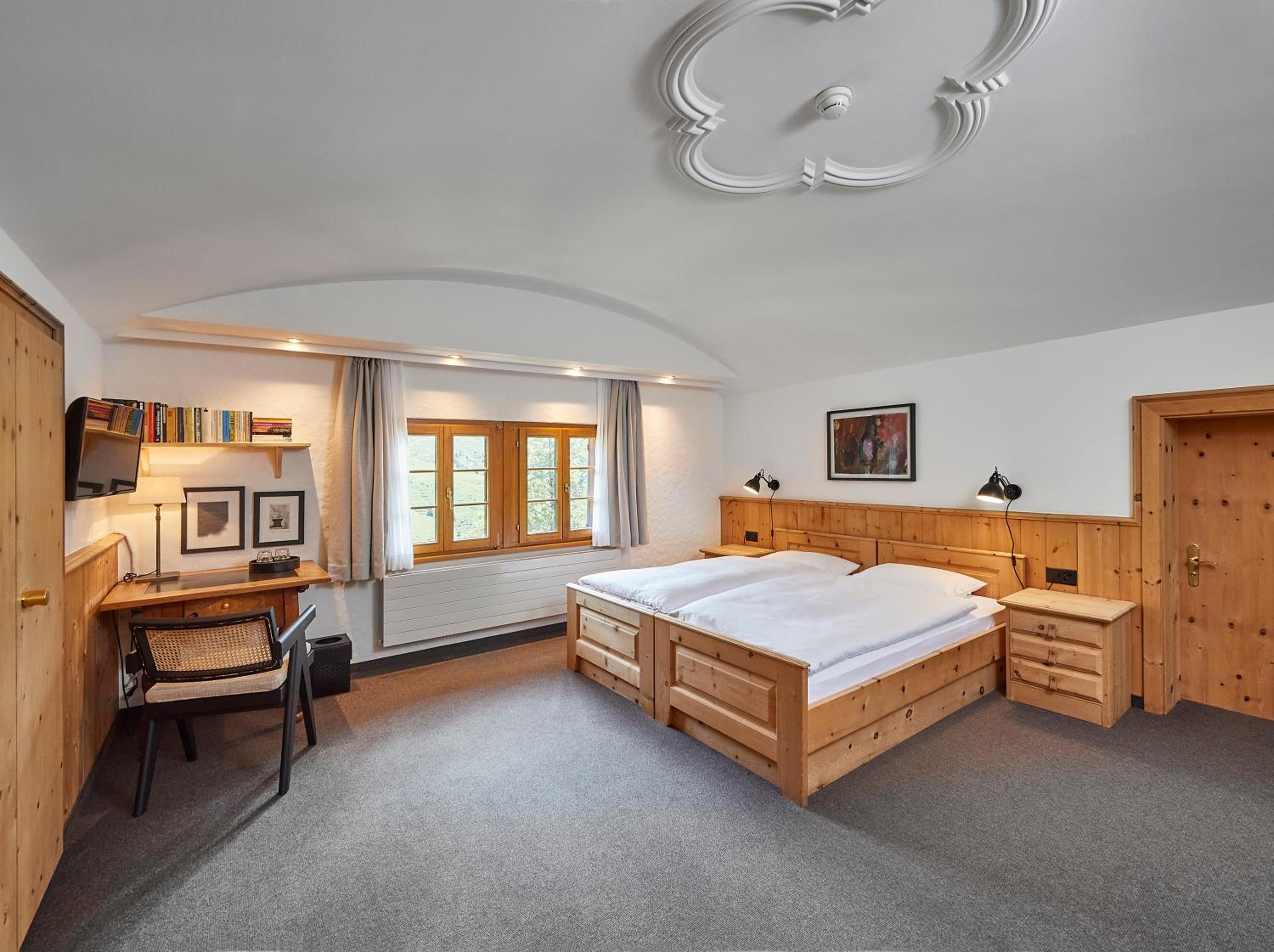 Large Double Room - Photo 2