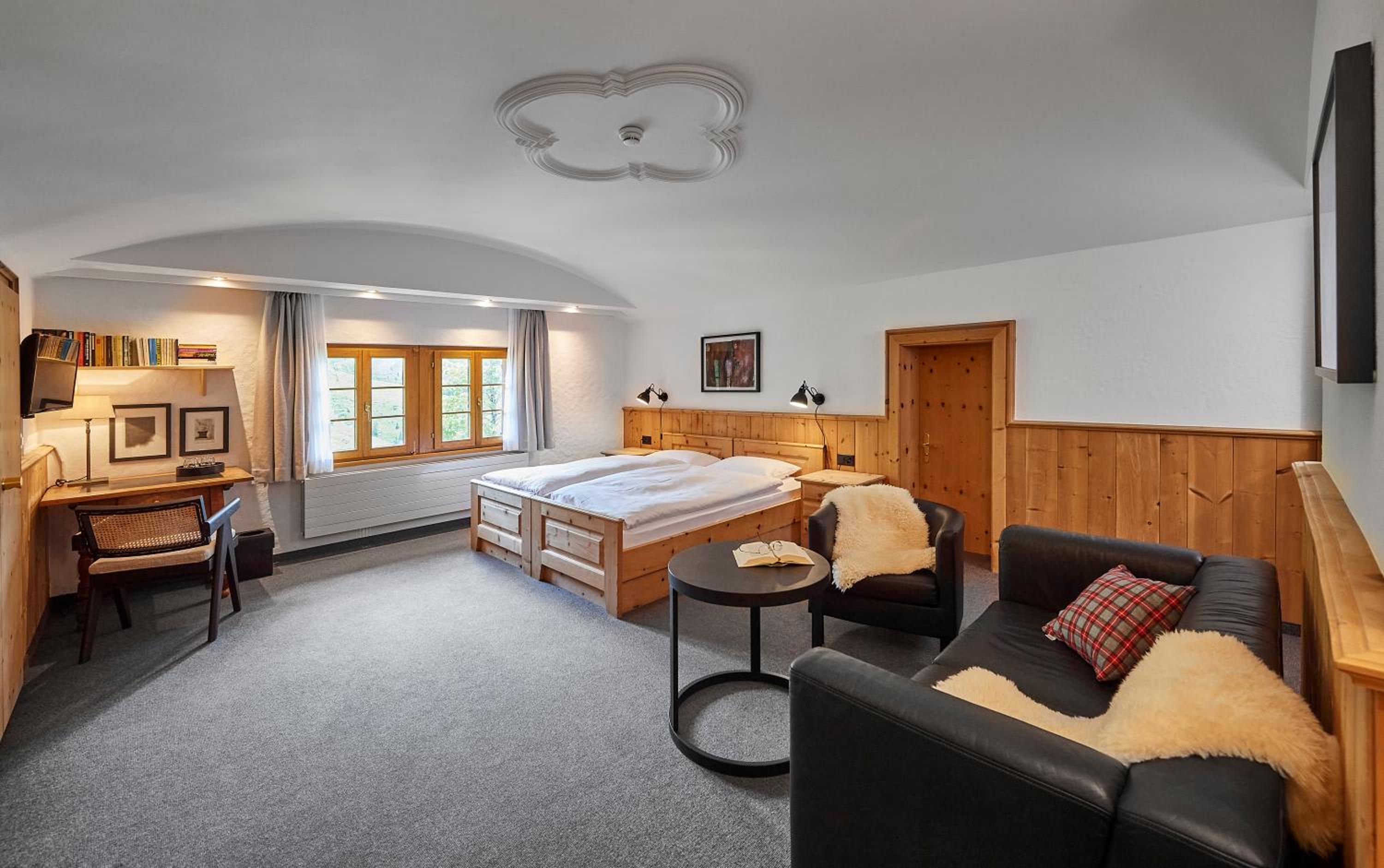 Large Double Room - Photo 6