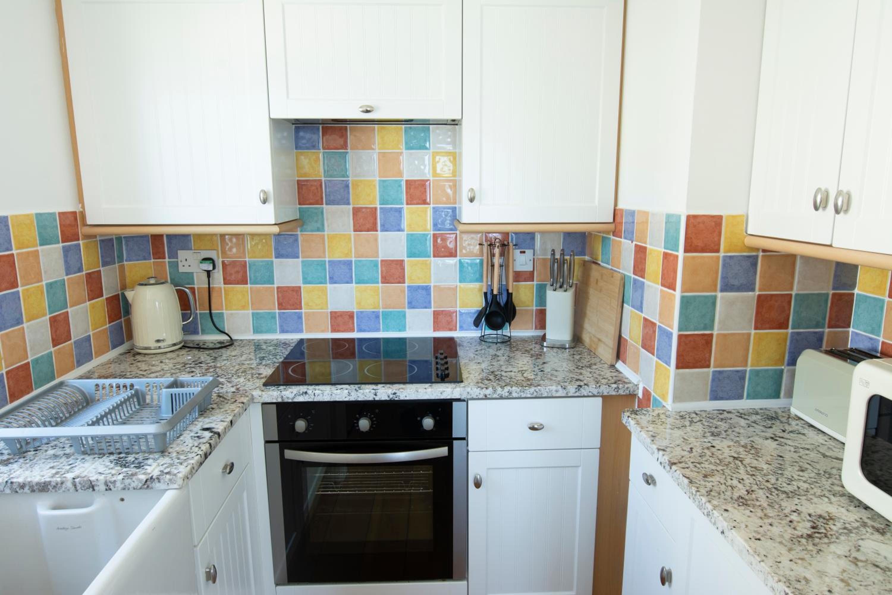 Three-Bedroom Apartment with Balcony photo 3
