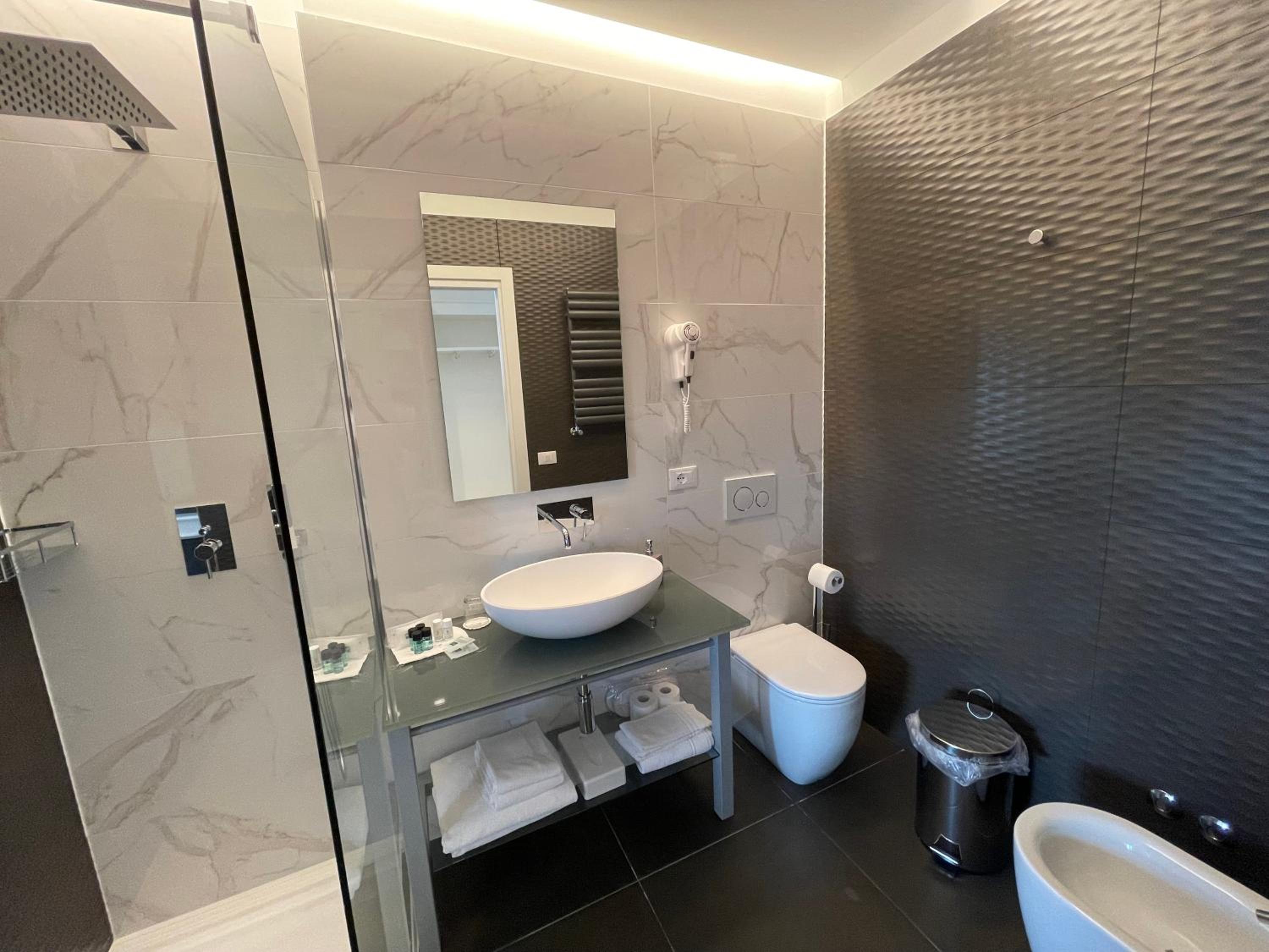 Deluxe Family Suite with Two Connected Rooms Balcony and Side Sea View photo 2