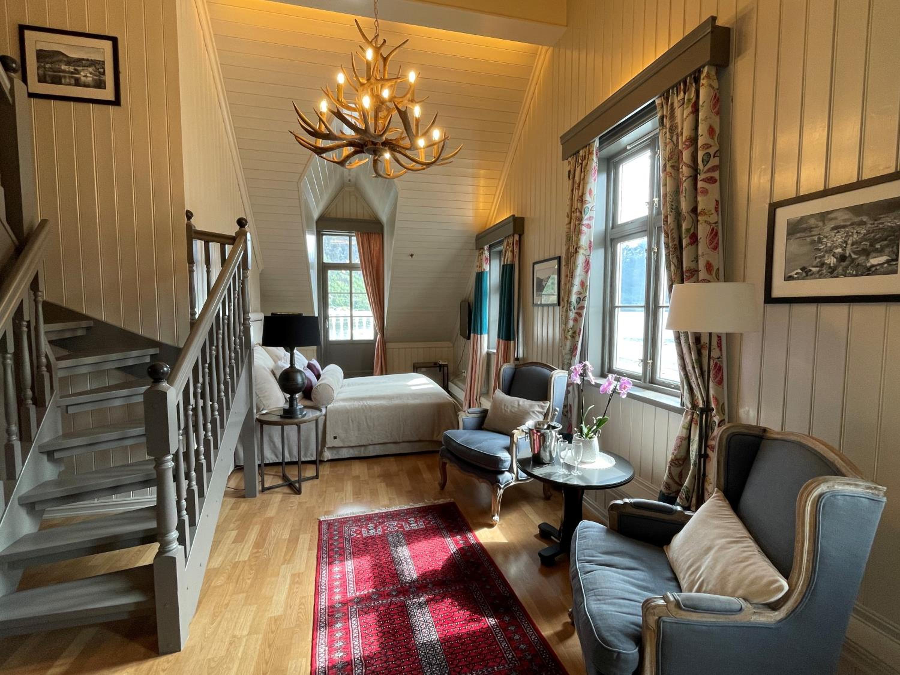 Suite with Balcony and Fjord View