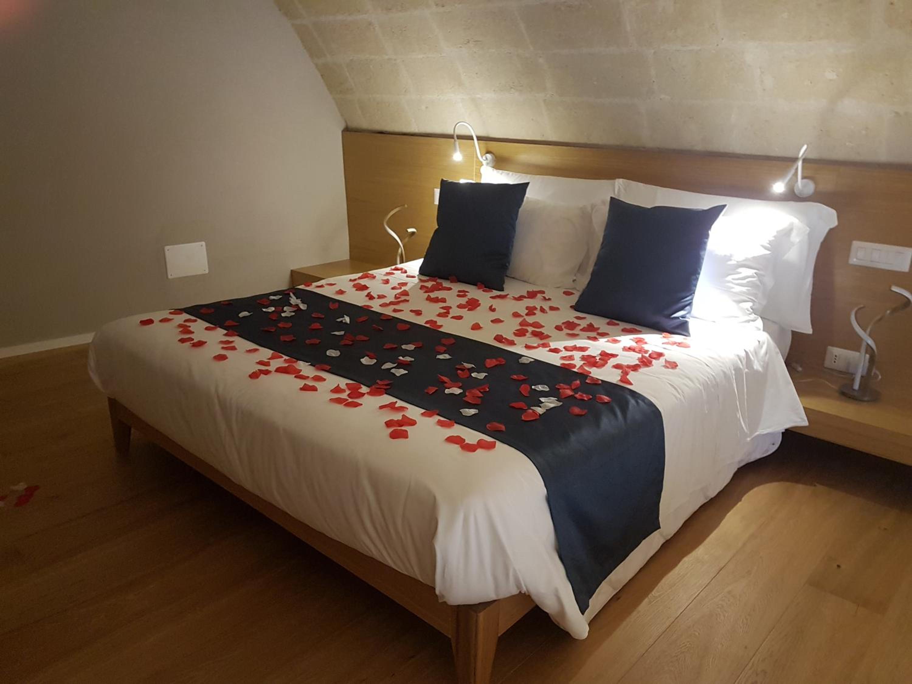 Suite with Balcony - Photo 15