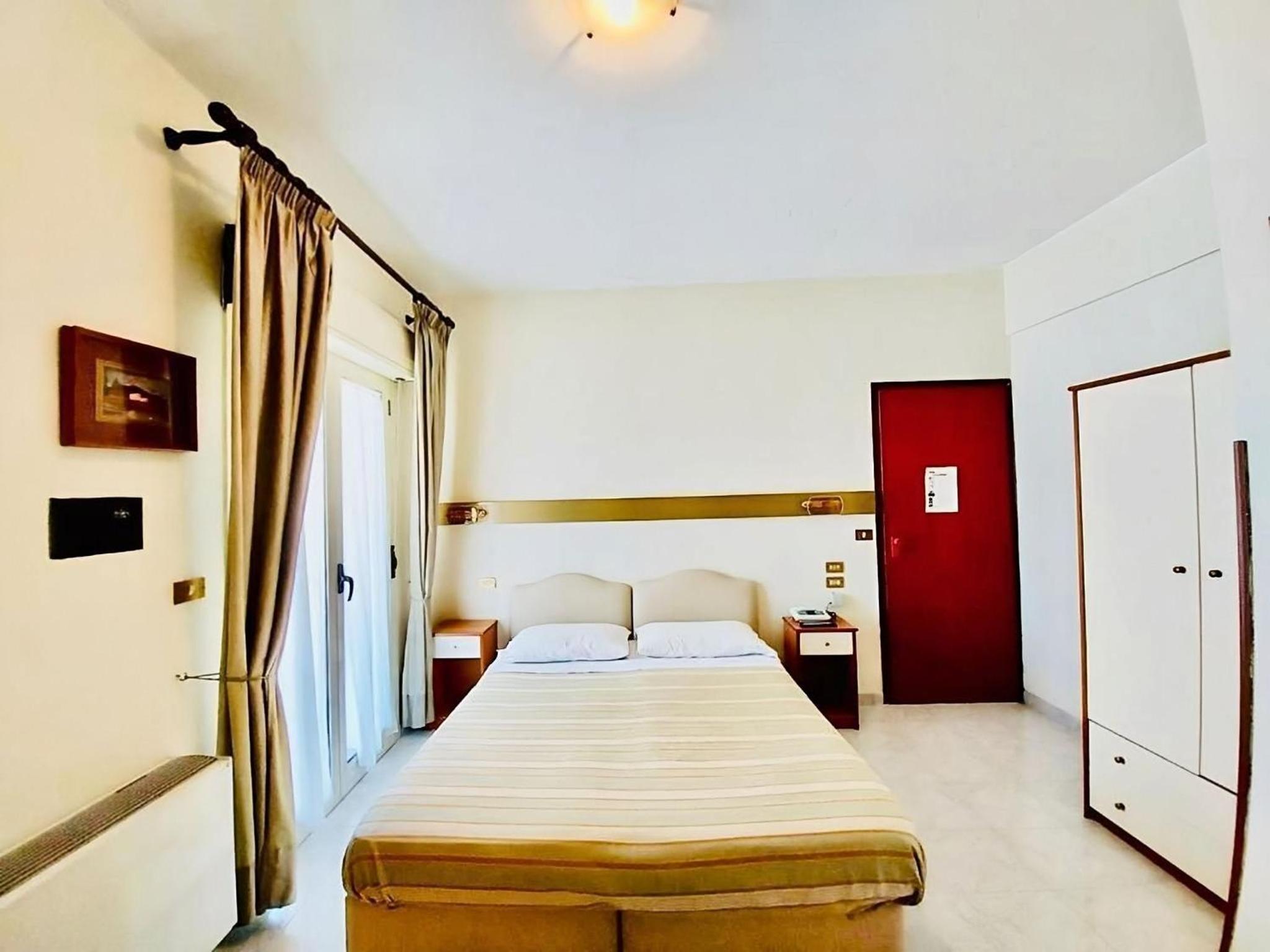 Double or Twin Room - Photo 1