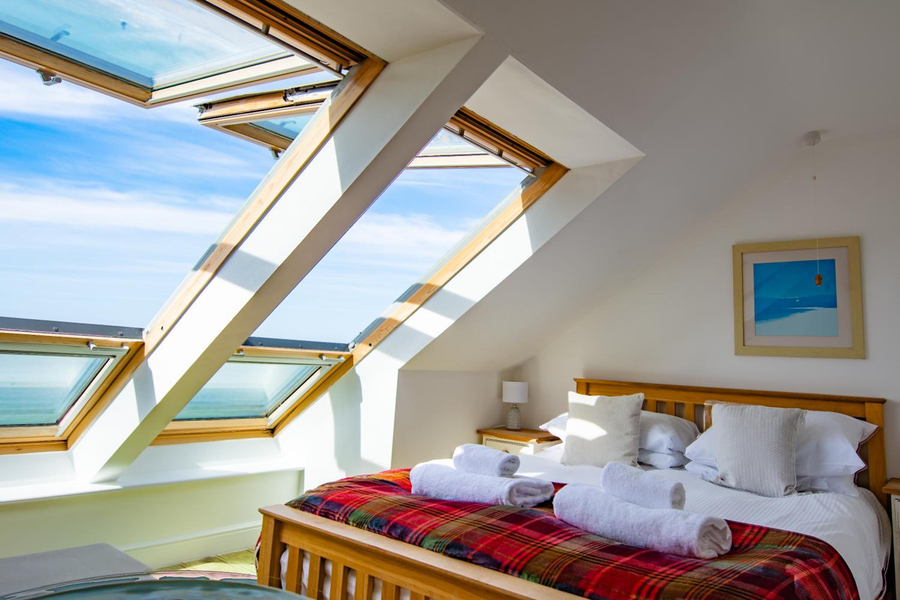 Three-Bedroom Apartment with Balcony photo 1