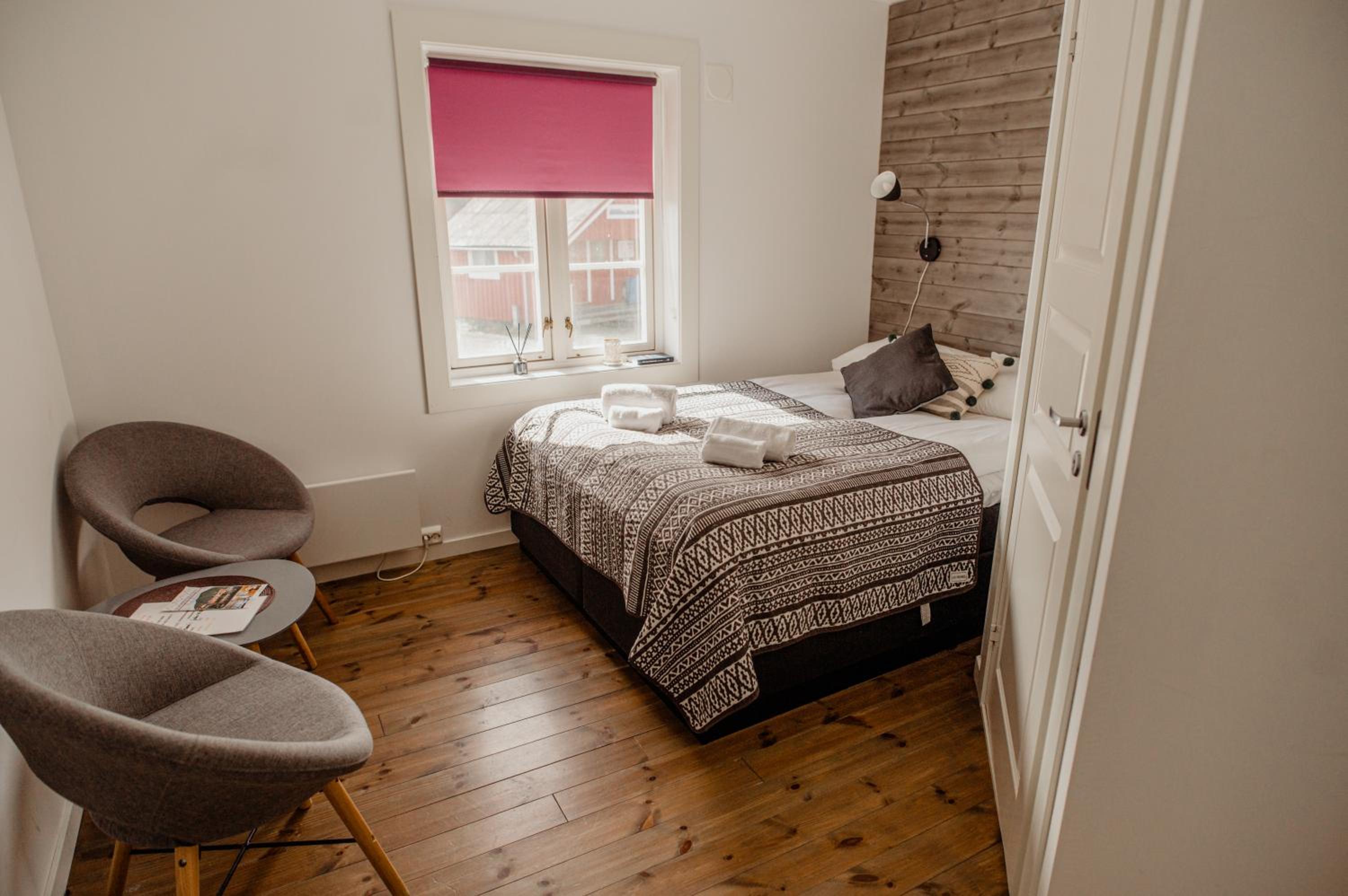 Room 203 - Photo 2