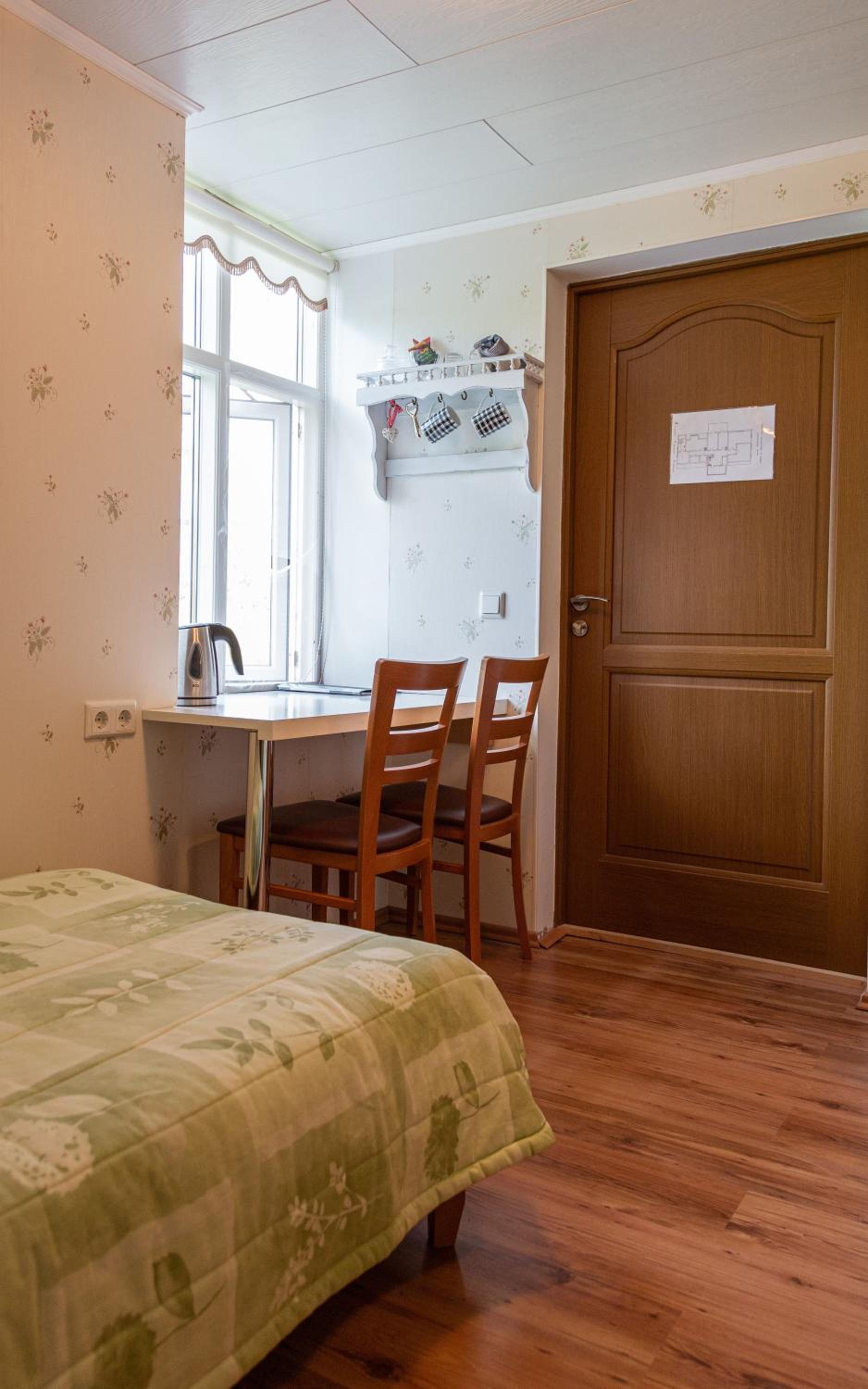 Economy Twin Room - Photo 1