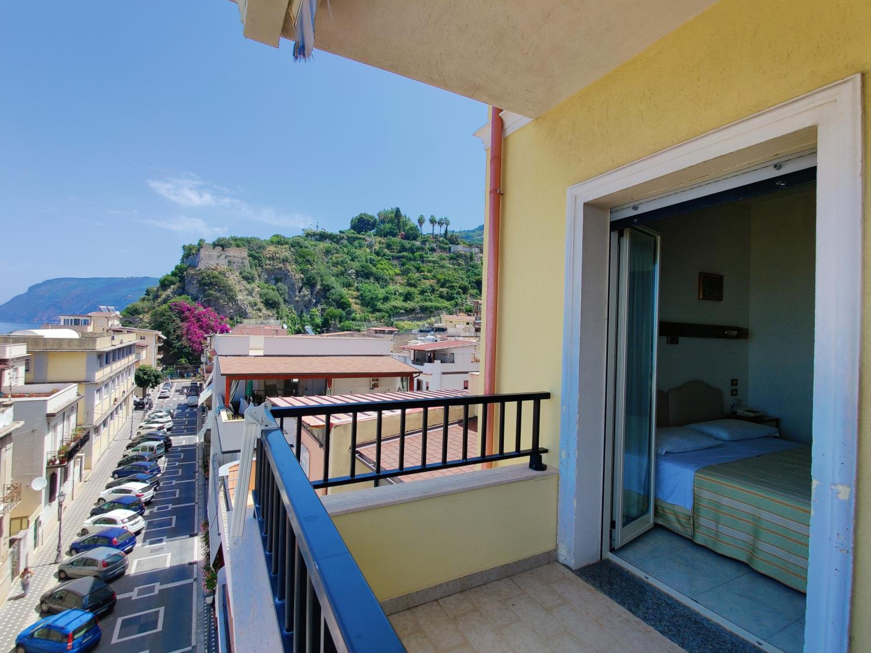 Double or Twin Room - Photo 6