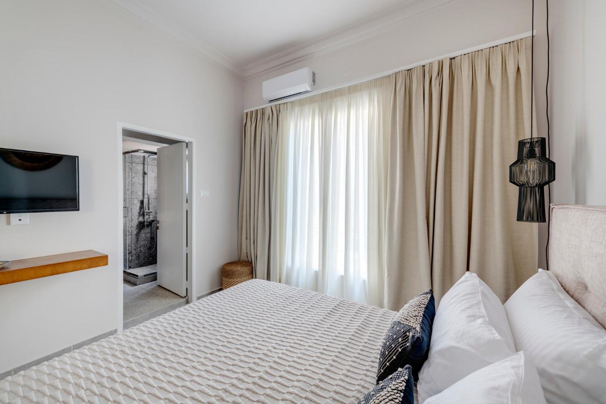 Double Room - Photo 5