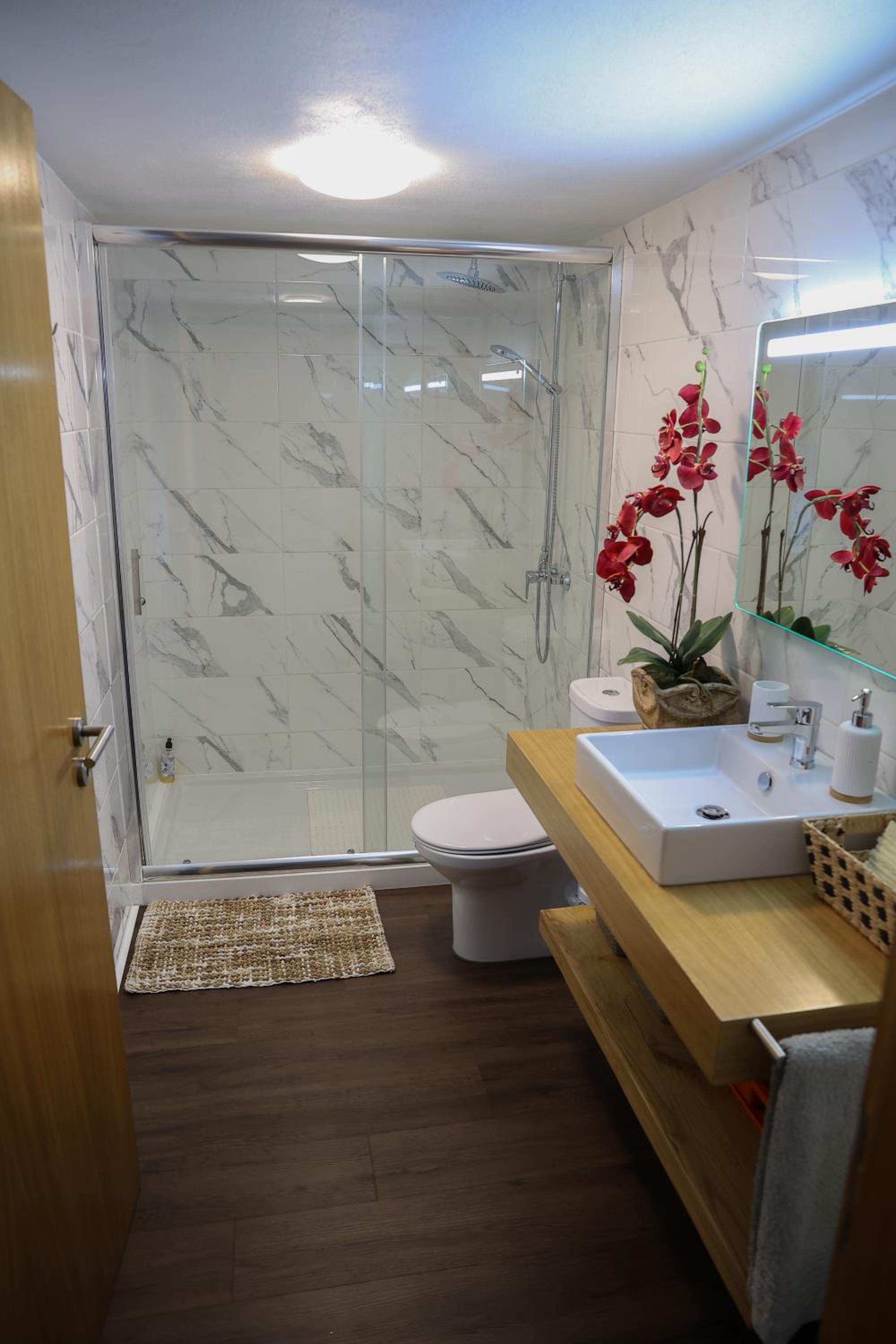 Two-Bedroom House - Photo 8