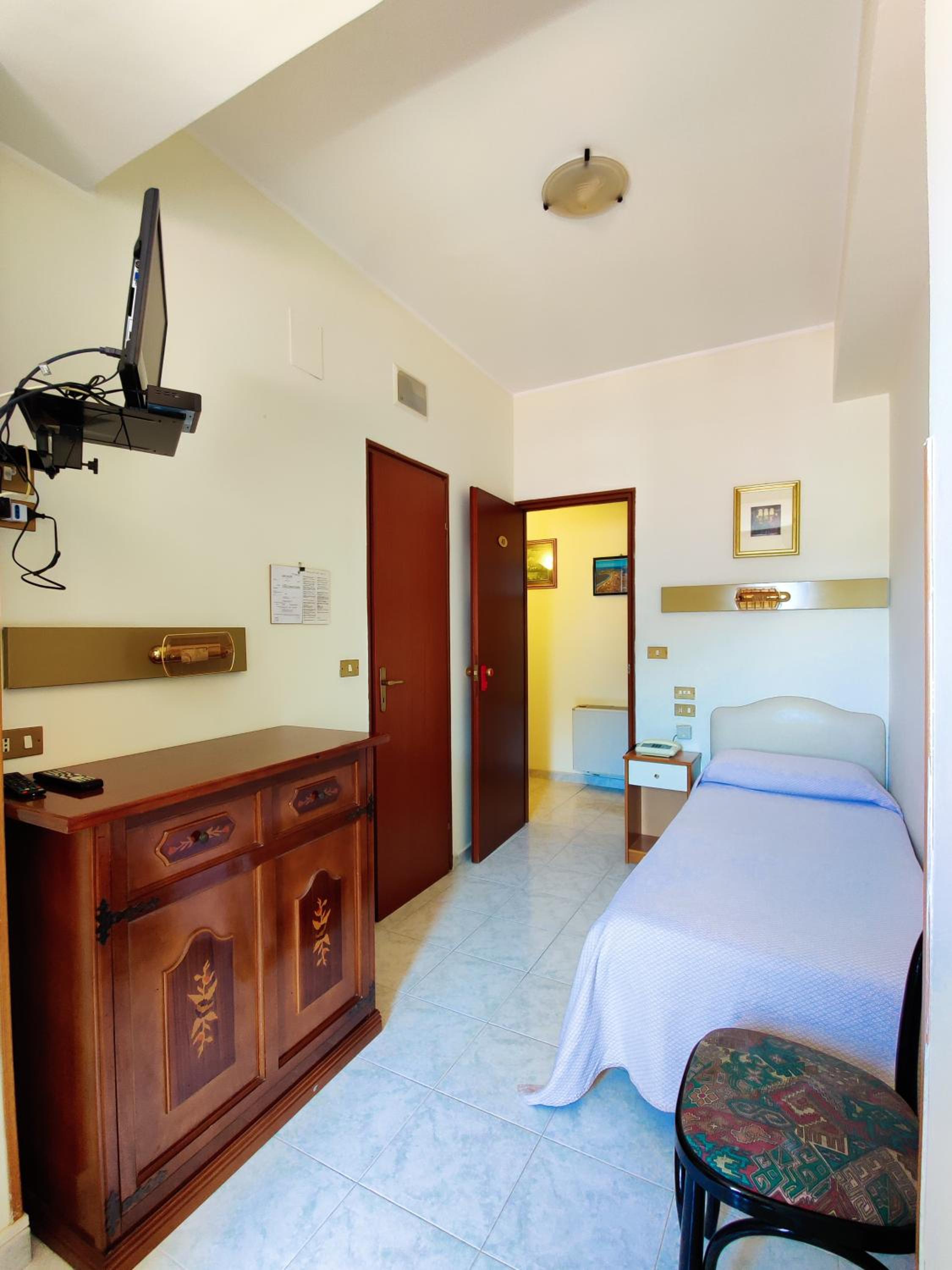 Economy Single Room