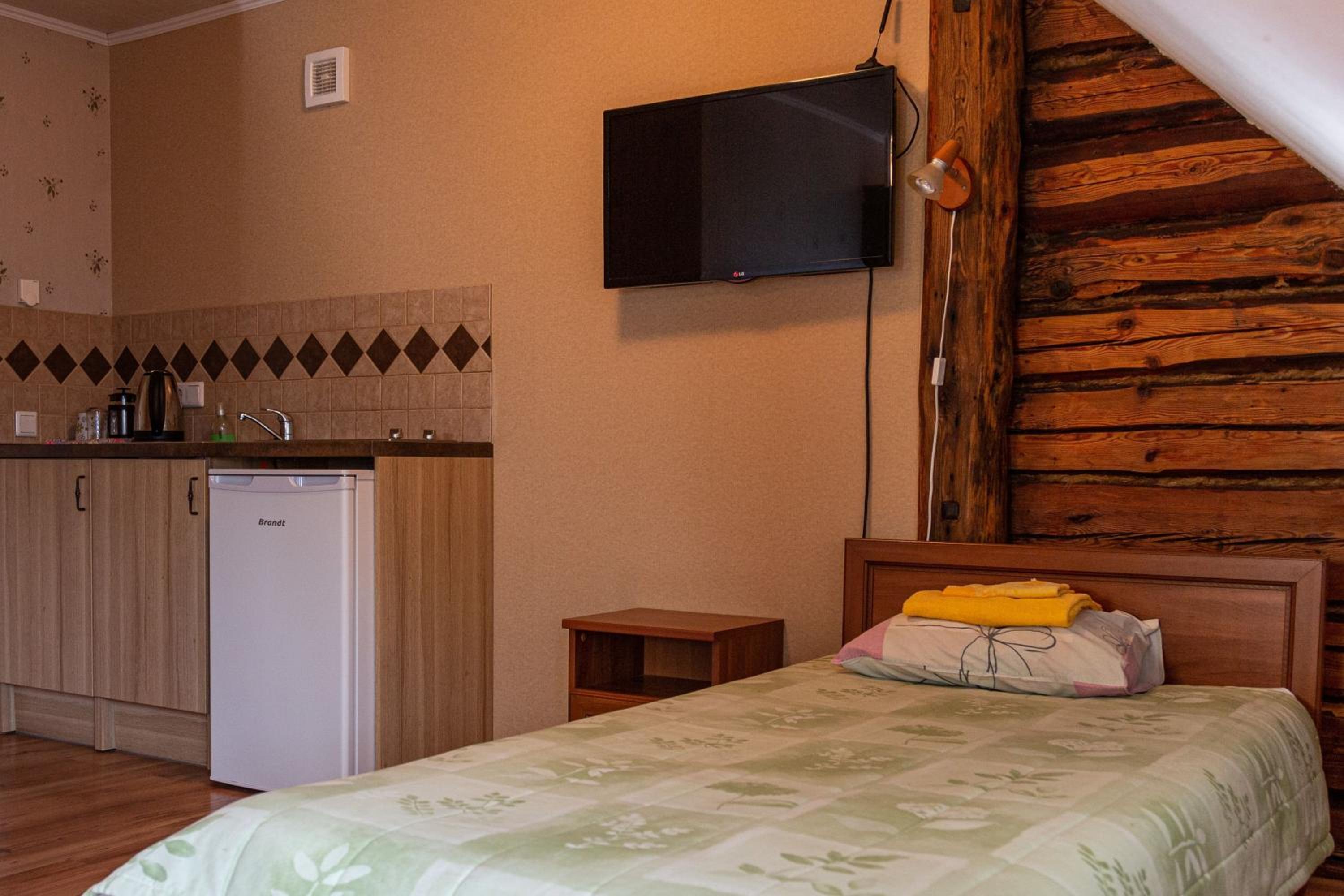 Twin Room with Garden View - Photo 3