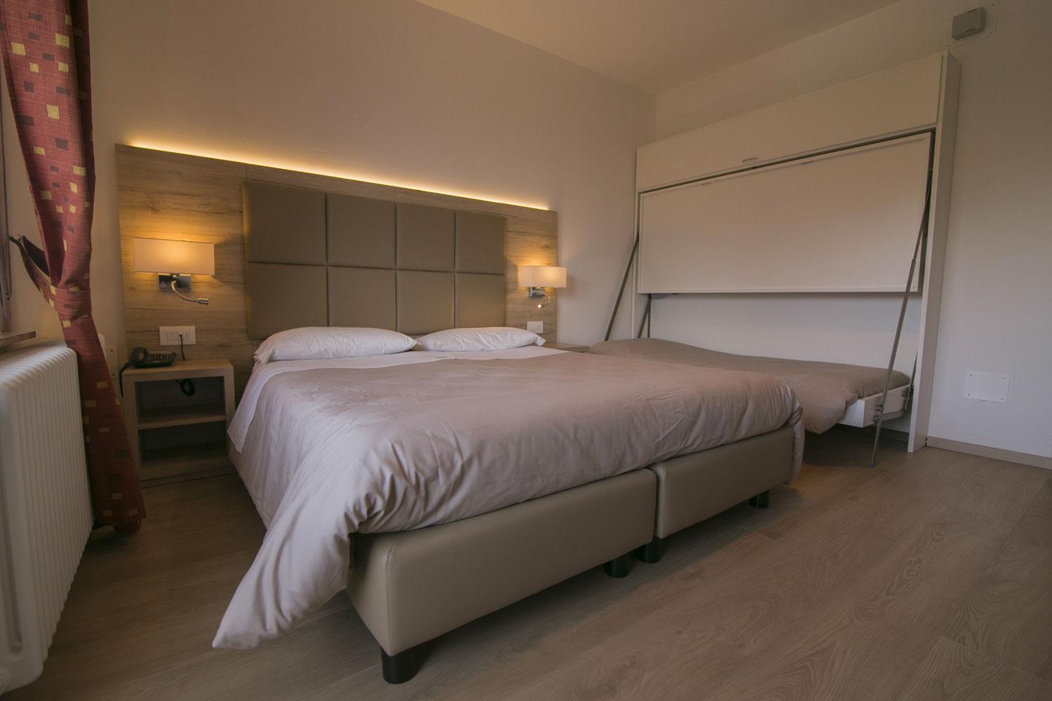 Quadruple Room with Mountain View - Photo 4