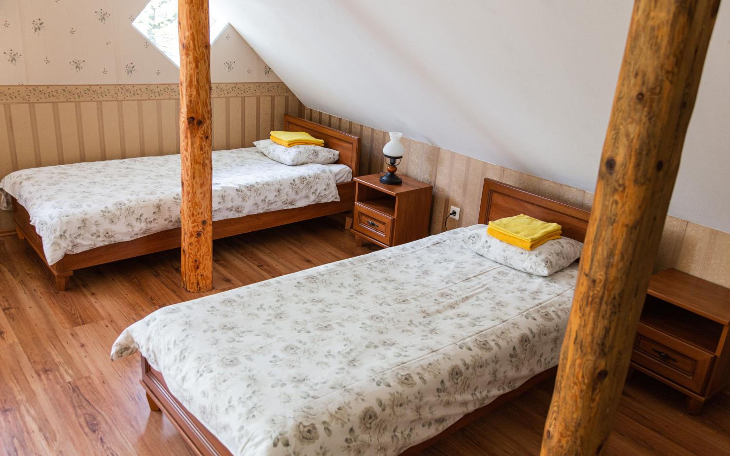 Double or Twin Room with Extra Bed - Photo 4