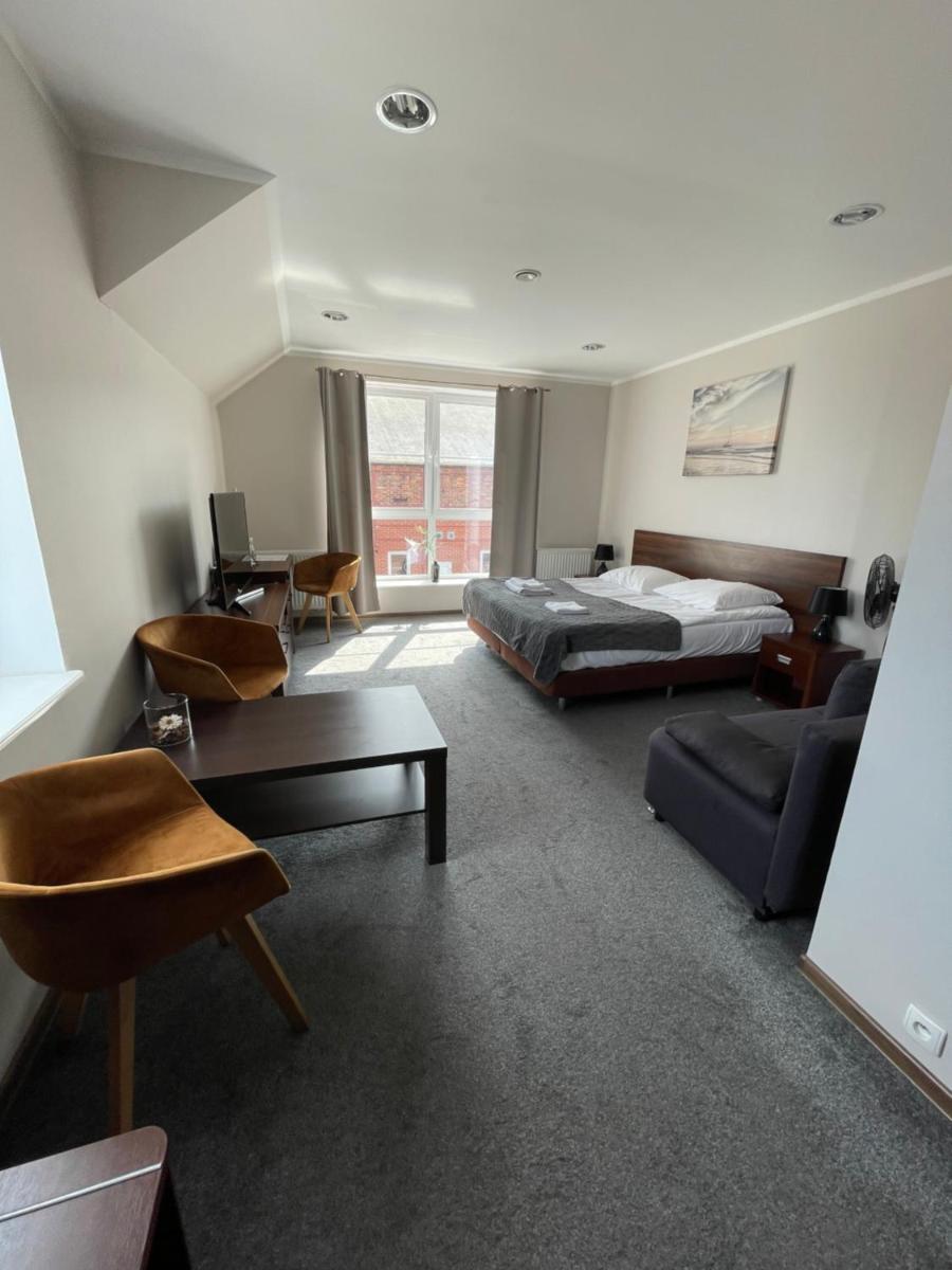 Deluxe Double Room with Side Sea View photo 2