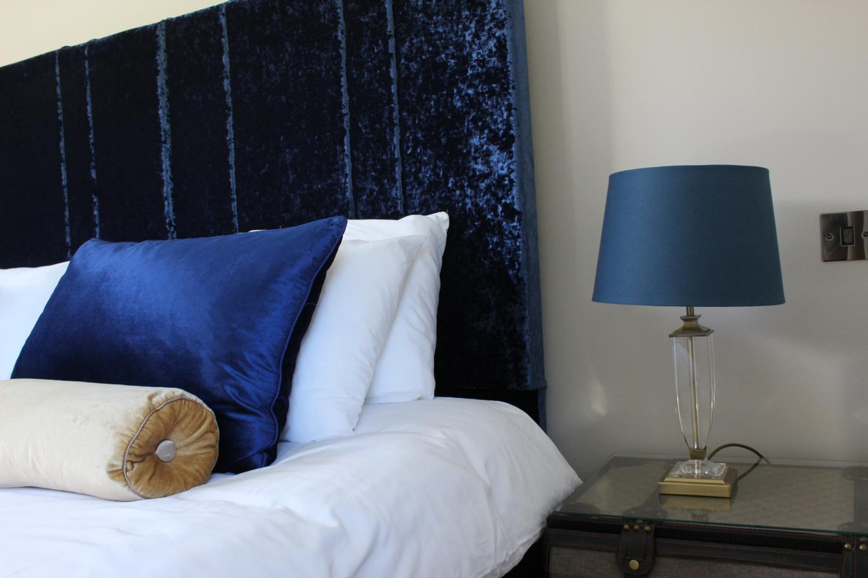 Two-Bedroom Suite - Photo 3