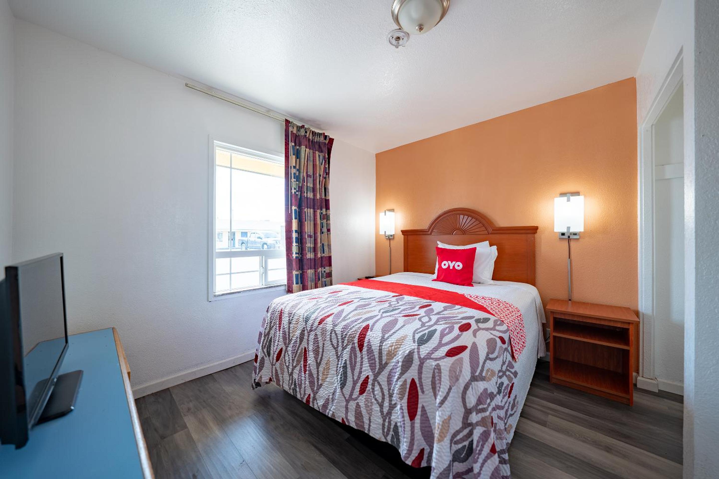 3 Queen Bed - Photo 5