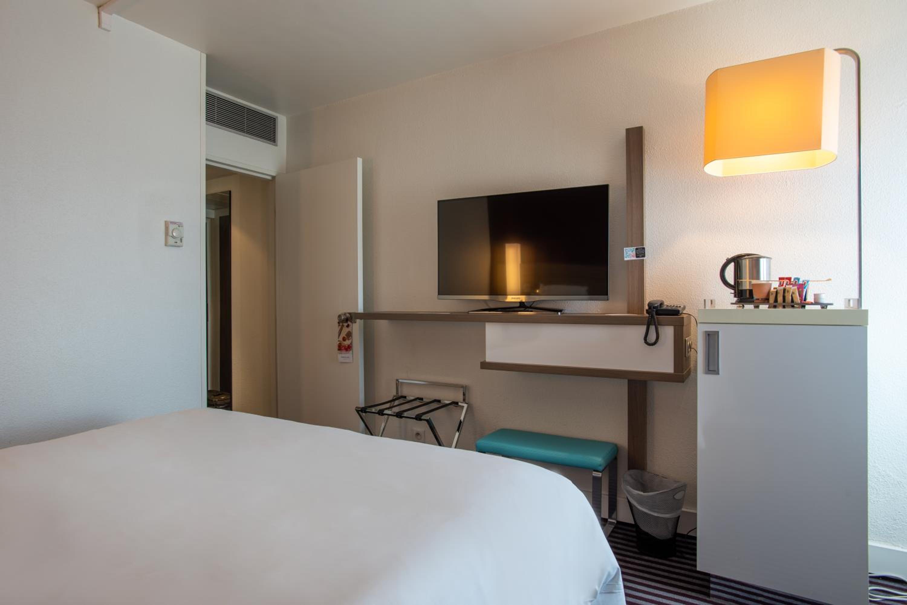 Two Double Rooms side by side thumbnail 6