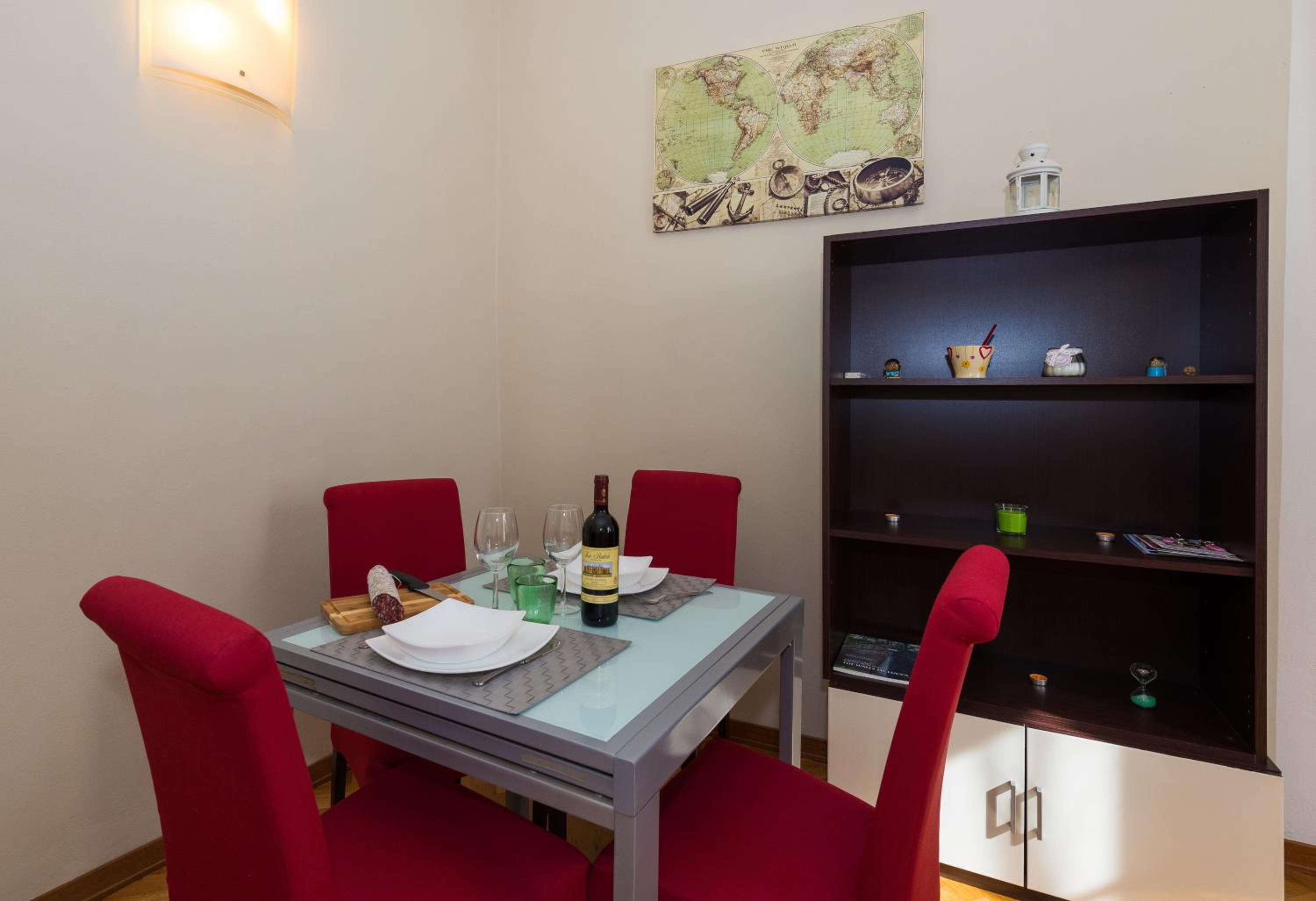 One-Bedroom Apartment With View photo 2
