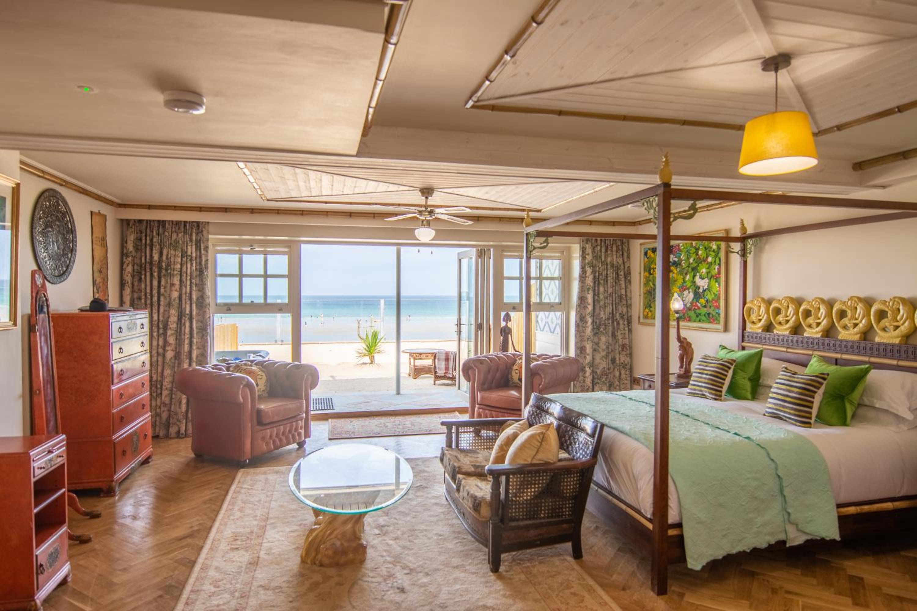 Suite with Hot Tub - Pet Friendly