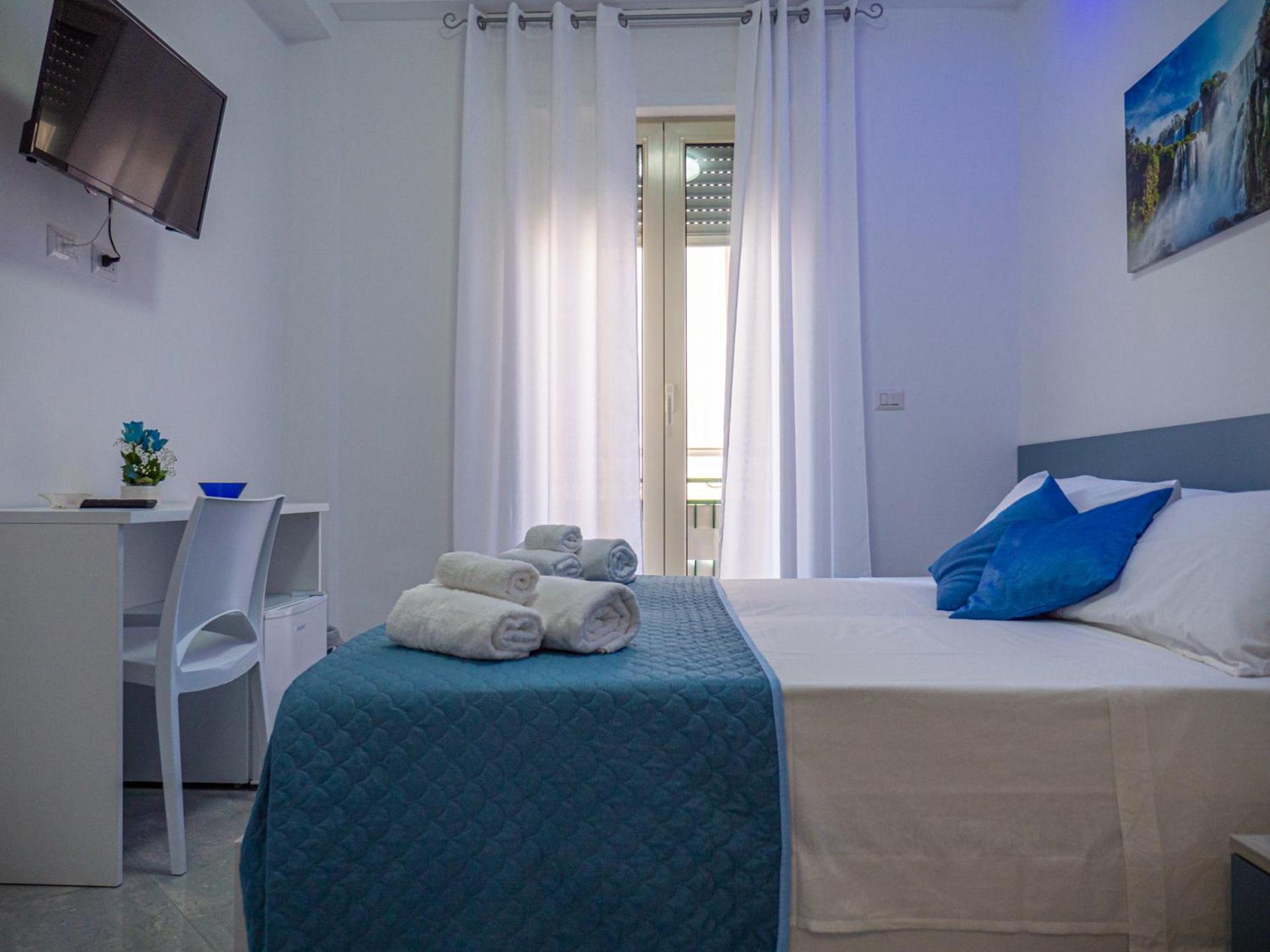 Double or Twin Room with Balcony photo 3