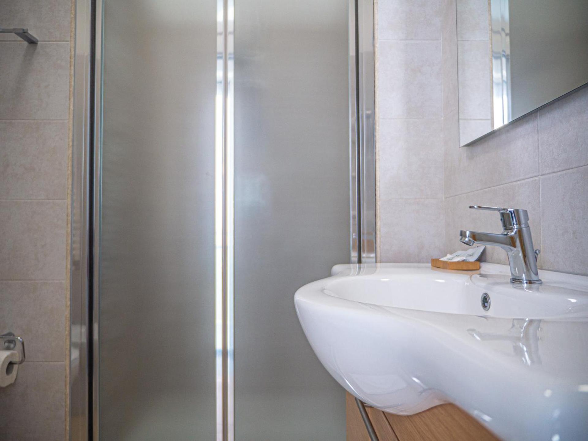 Double or Twin Room with Balcony photo 2