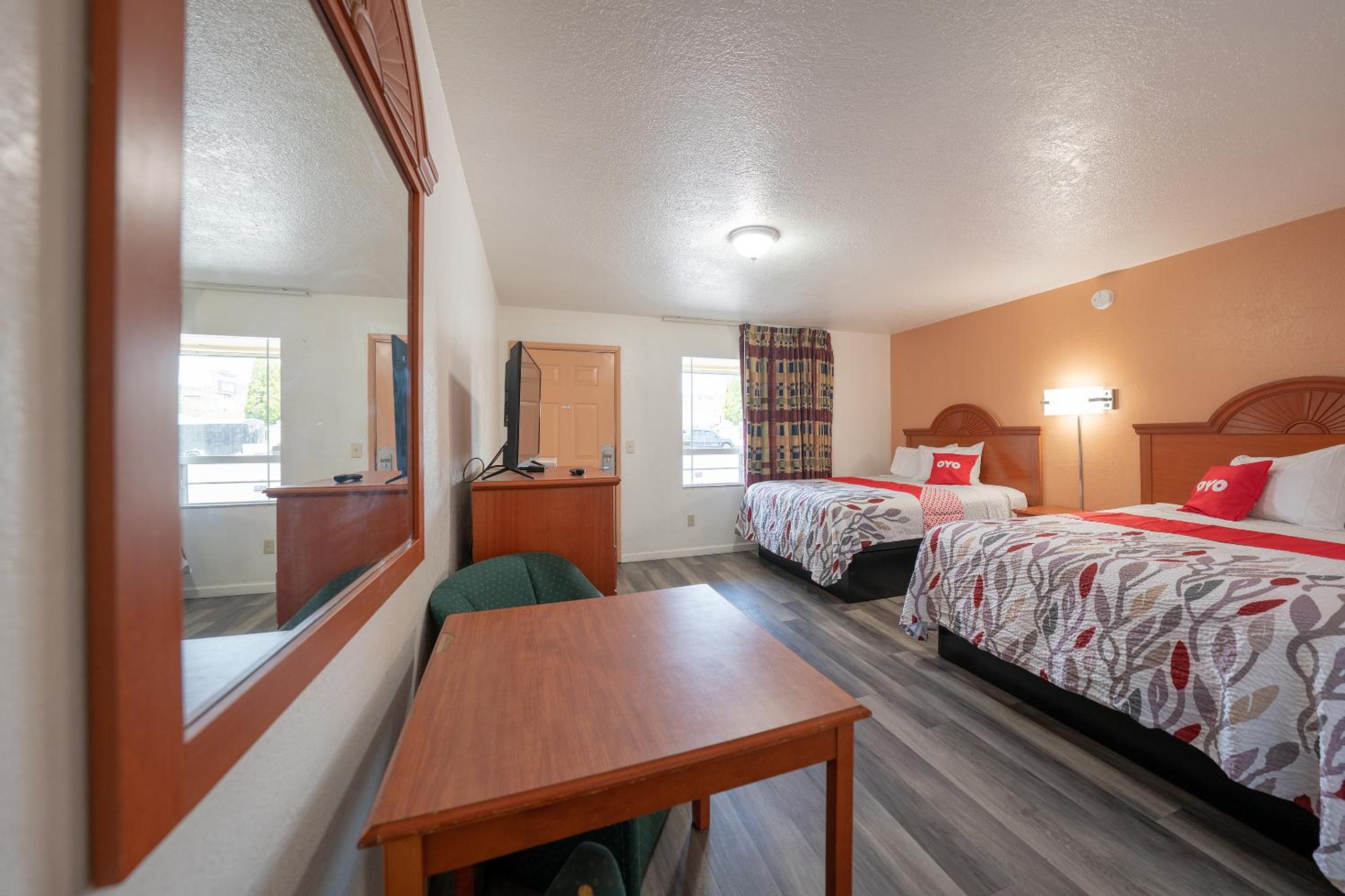 Queen Room with Two Queen Beds - Photo 1