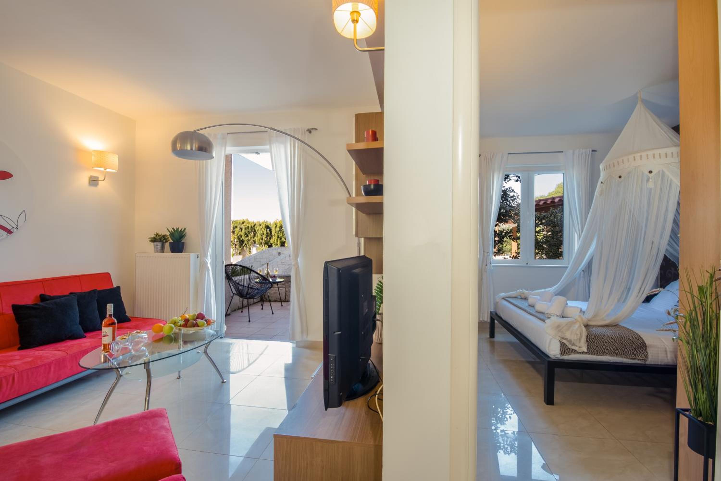 Apartment with Pool View  photo 3