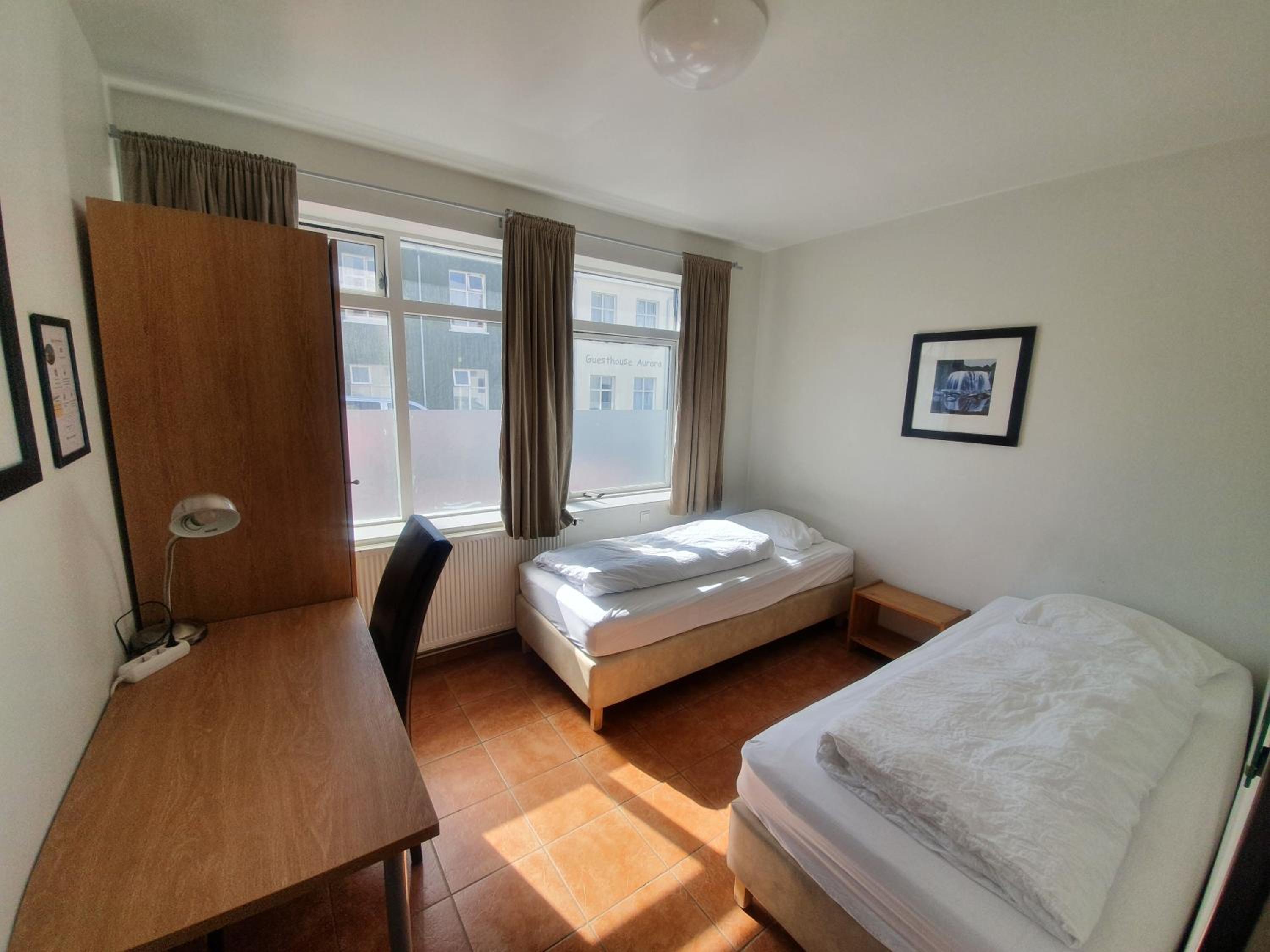 Double or Twin Room with Private Bathroom photo 3
