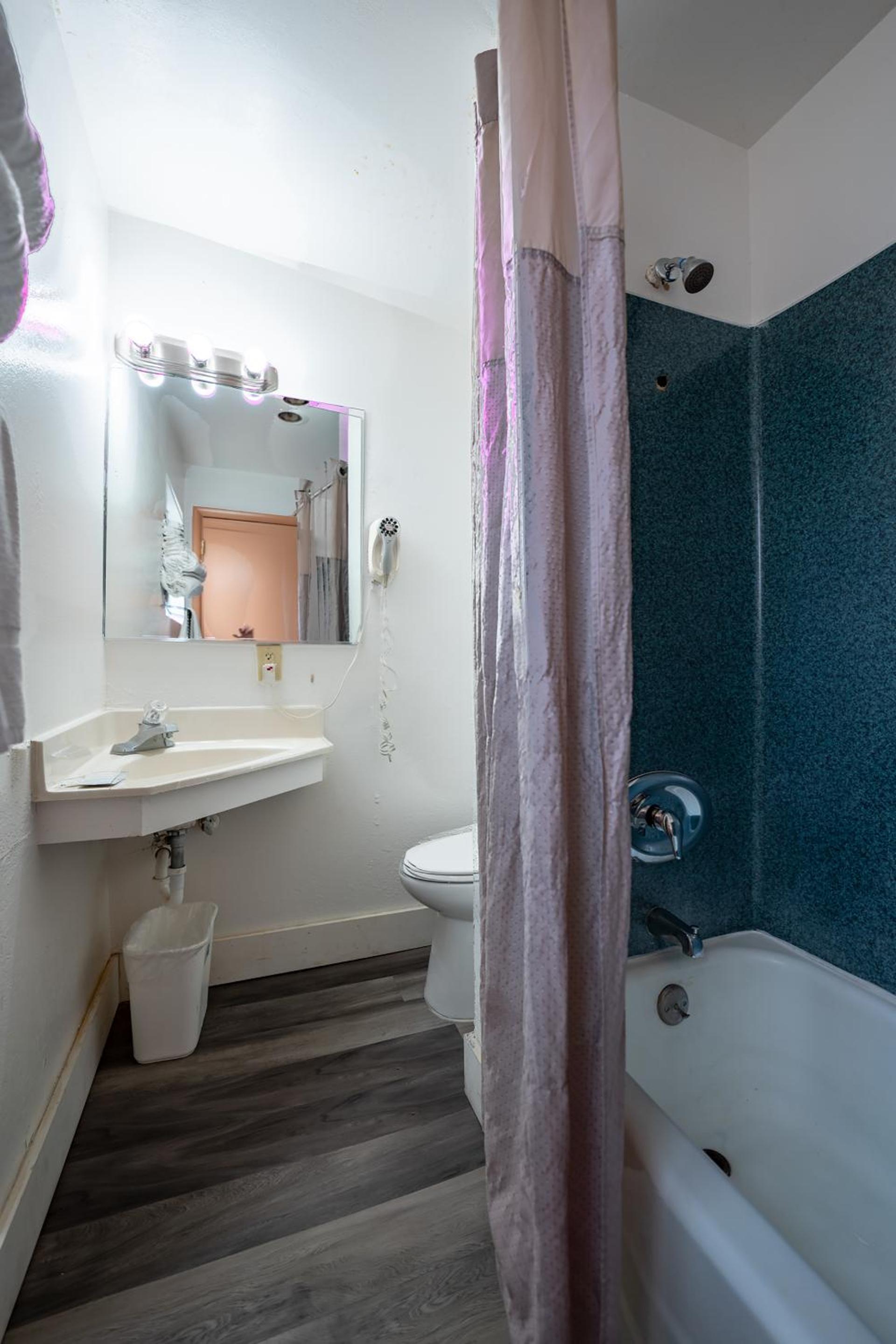 Queen Room - Photo 6