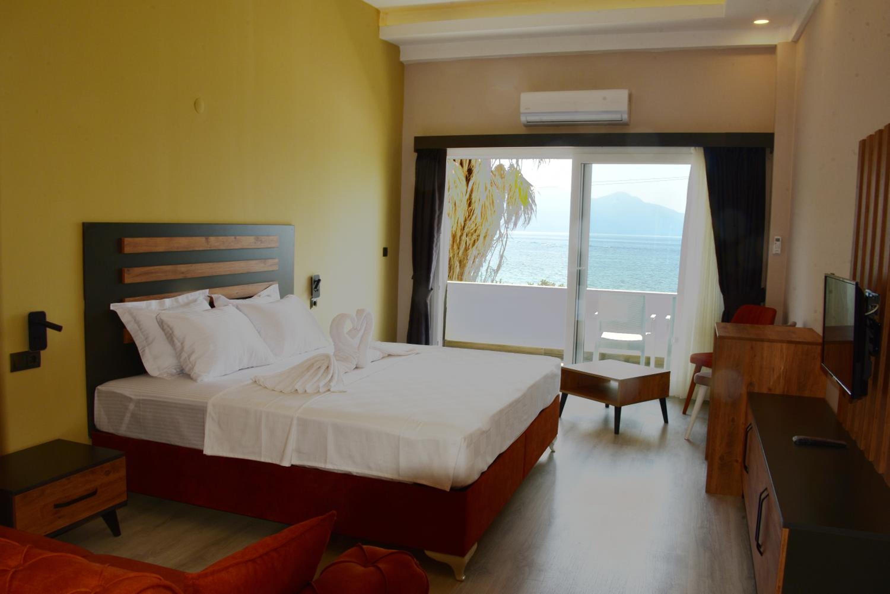 Triple Room with Sea View