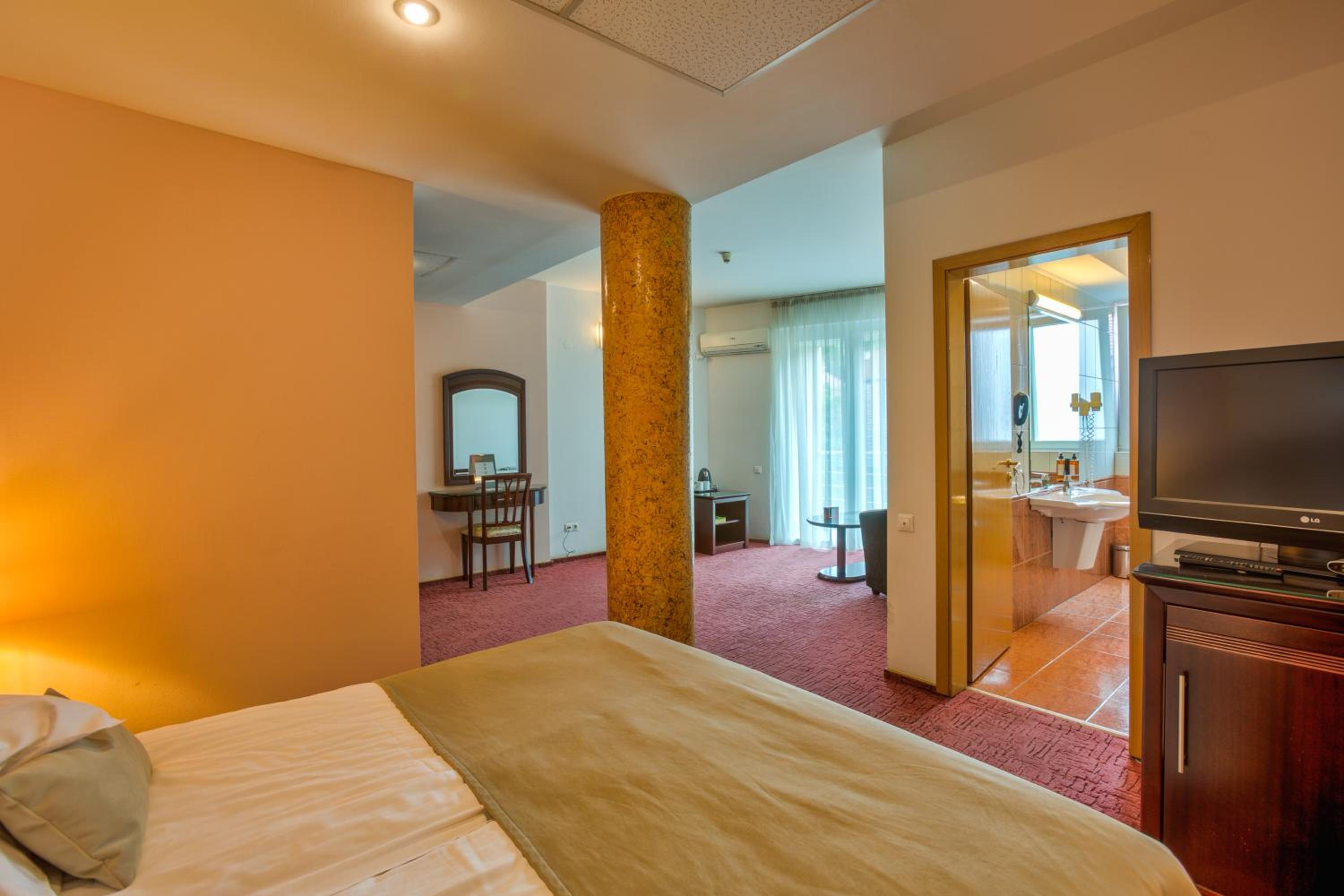 Deluxe Double Room - 4 stars - Photo 8