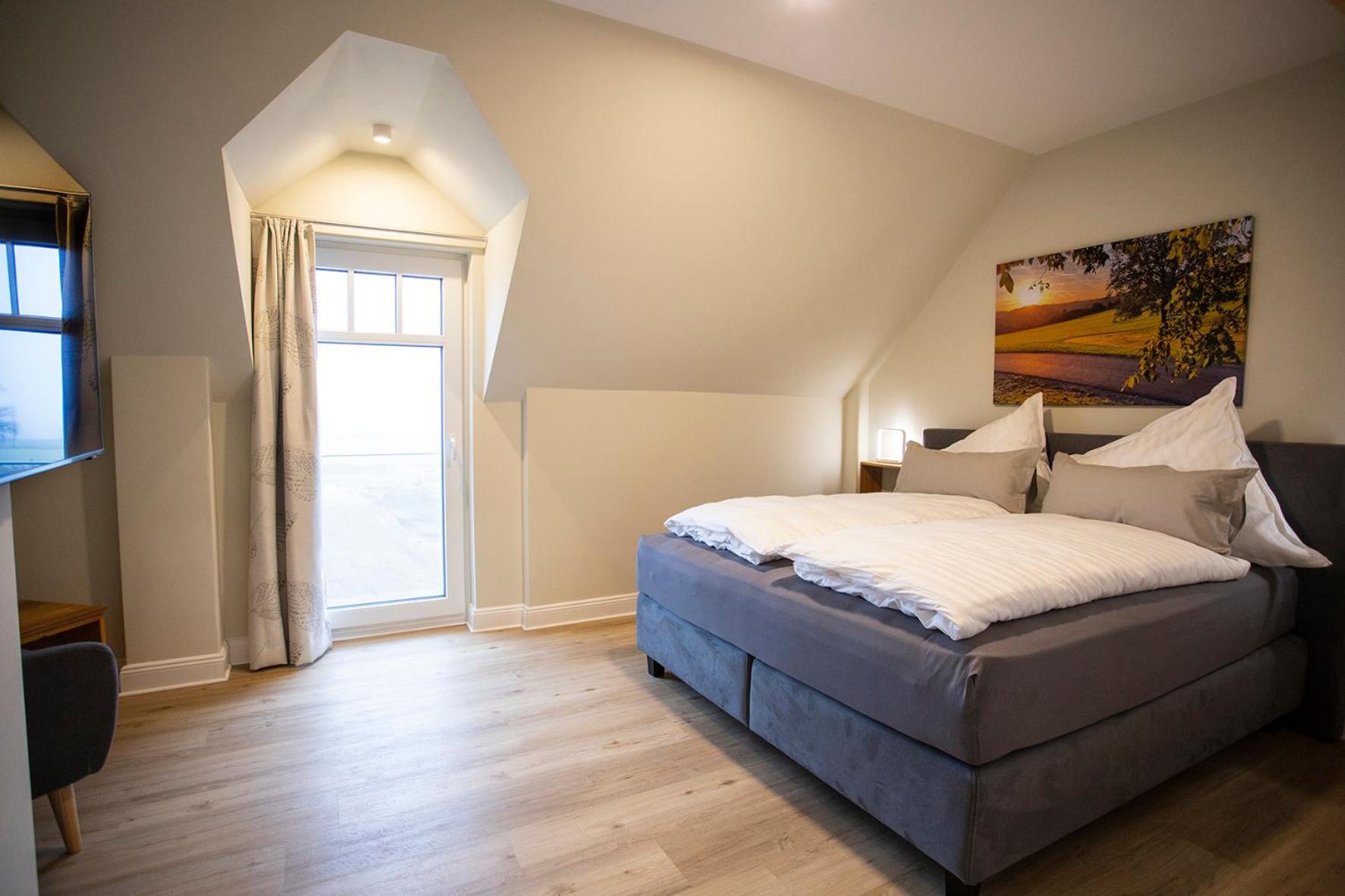 Two-Bedroom Apartment - Photo 31