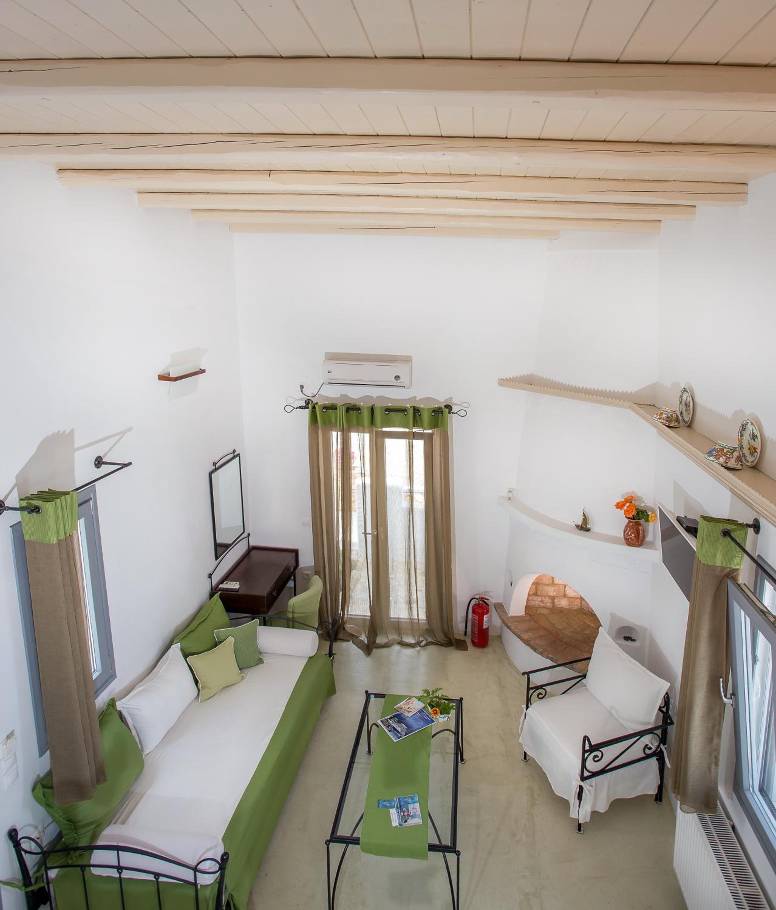 Studio - Split Level photo 1