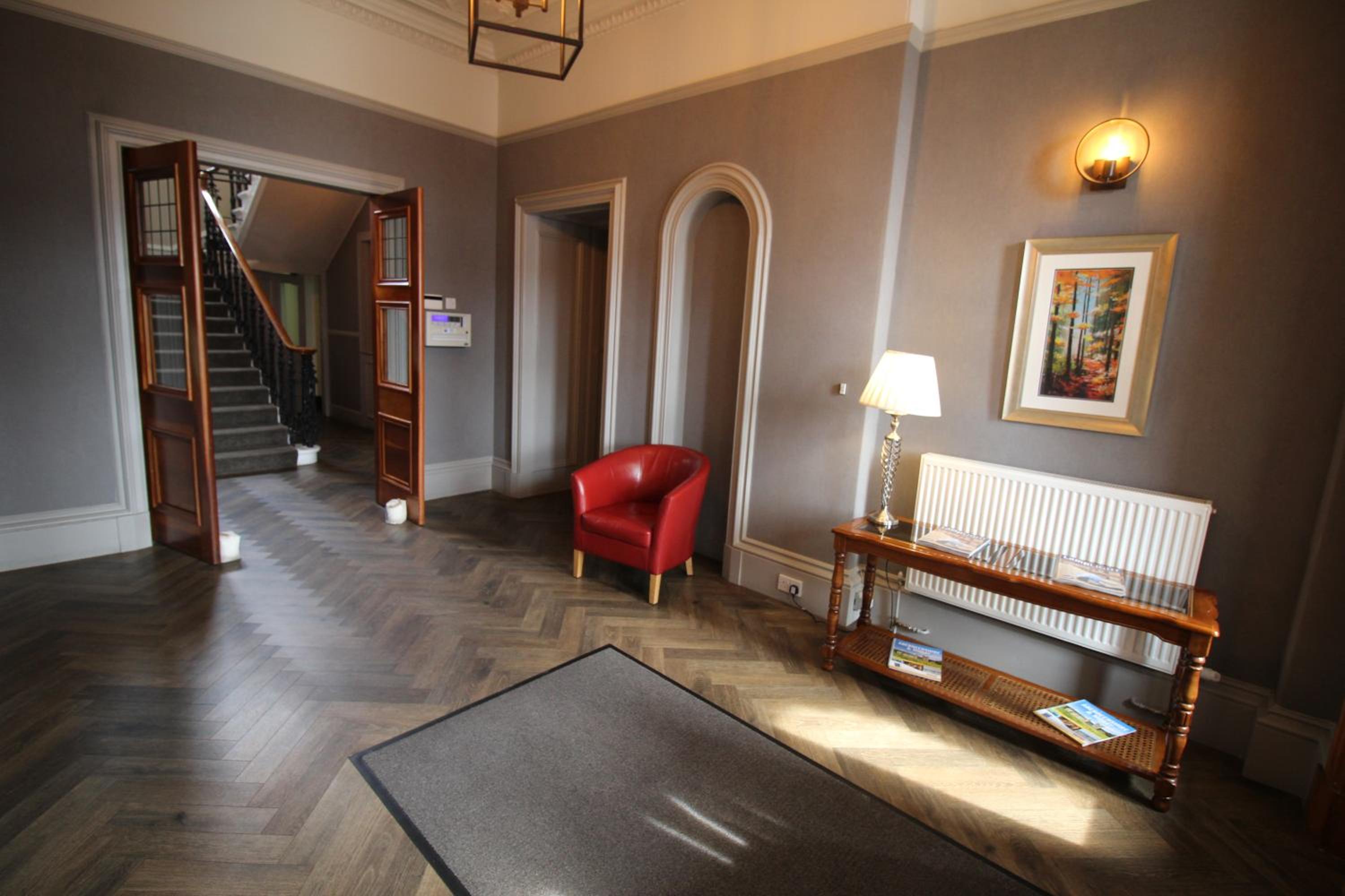 Standard Family Room - Photo 3