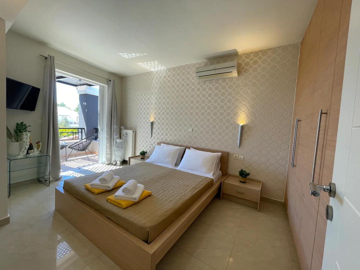 Apartment with Pool View  photo 2