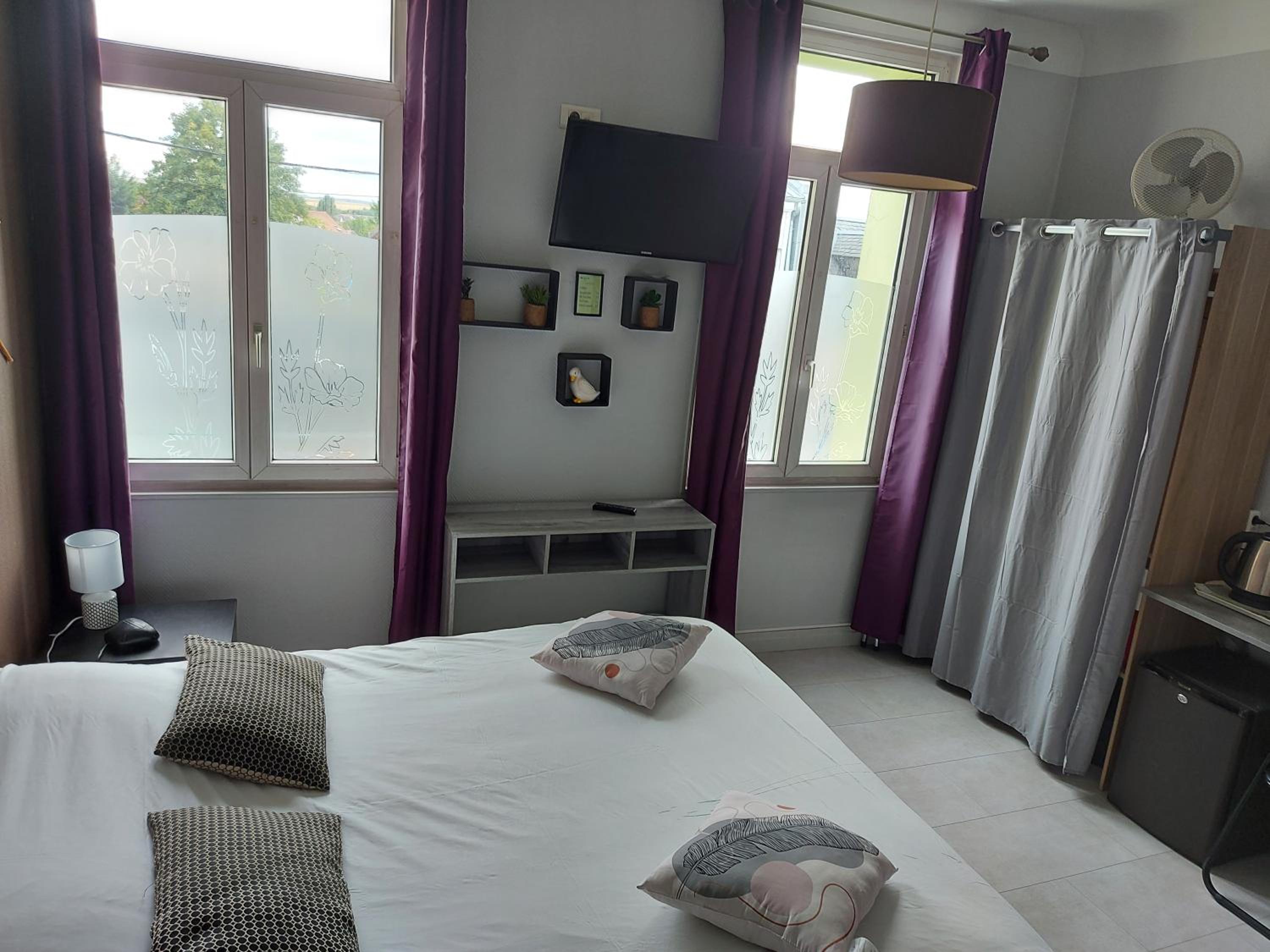 Double Room (1 - 2 Adults) - Photo 15