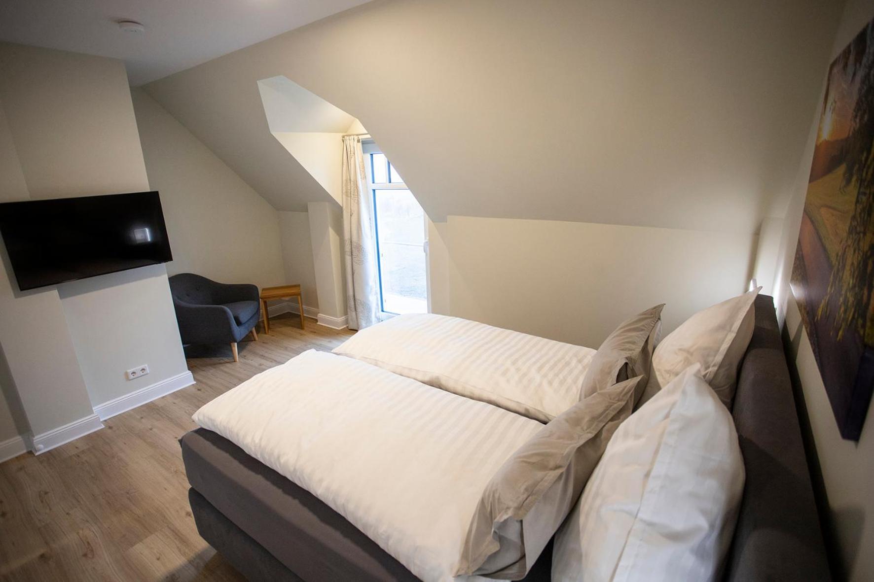 Two-Bedroom Apartment - Photo 4