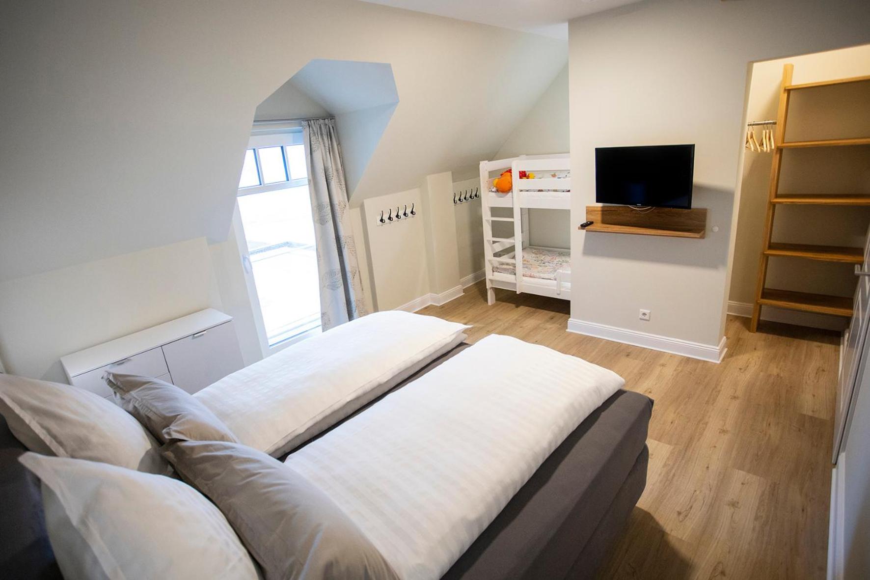 Two-Bedroom Apartment - Photo 16