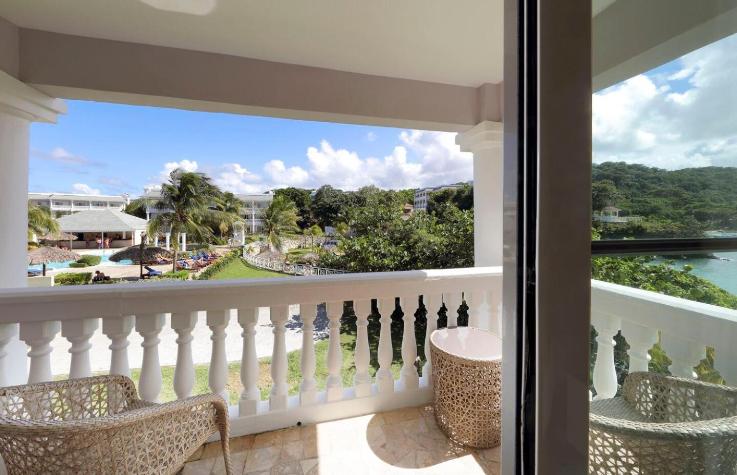 Suite Beachside Panoramic Ocean View
