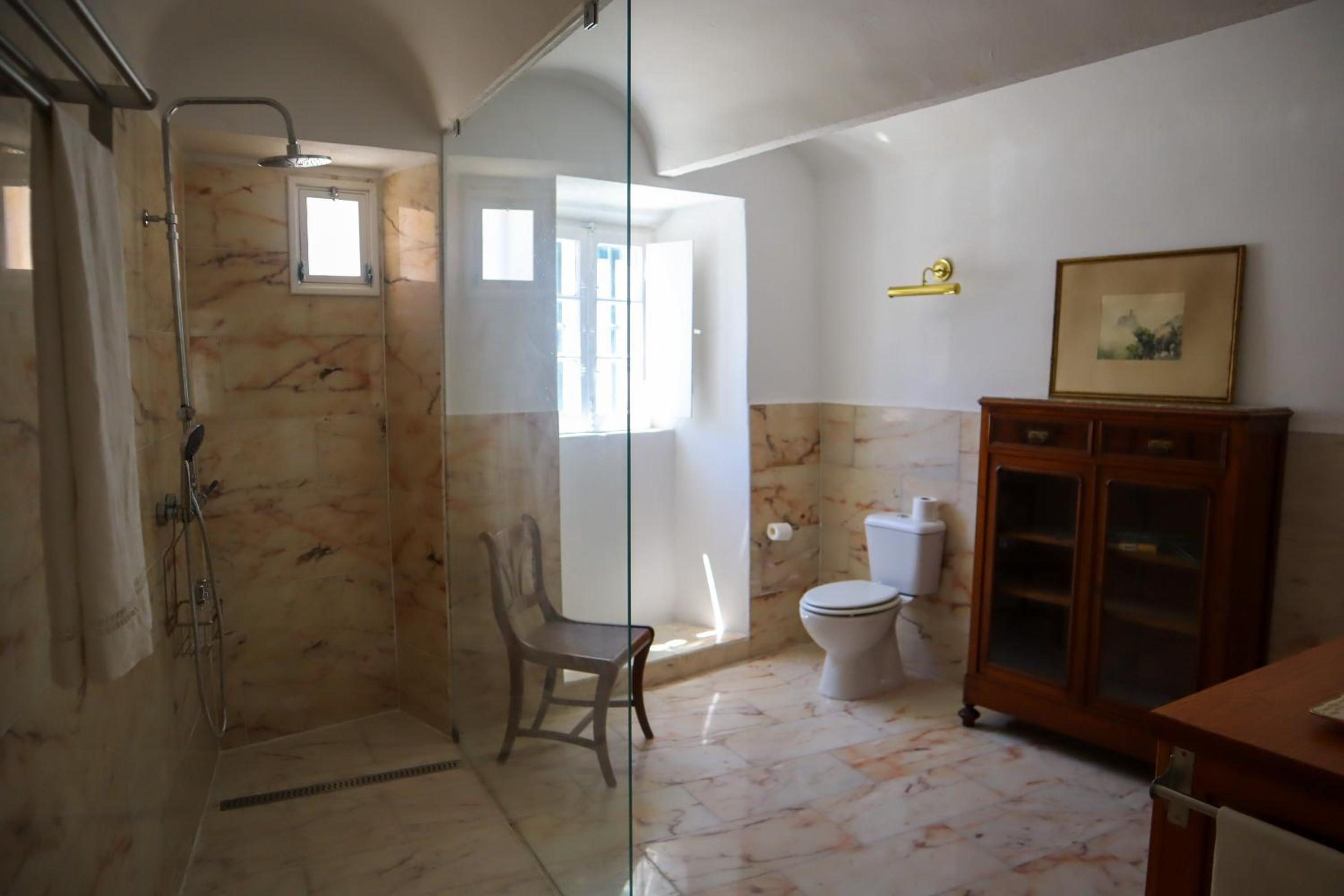 One-Bedroom Apartment - Photo 14