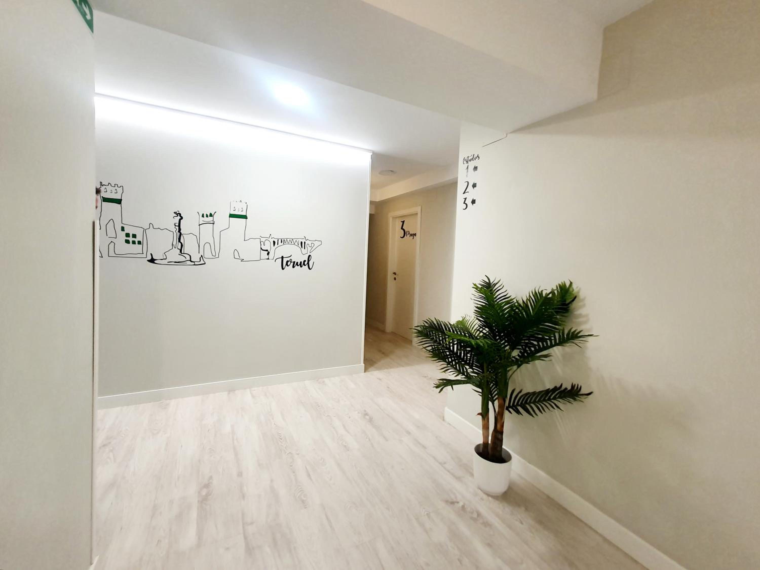 Family Room with Private Bathroom photo 2