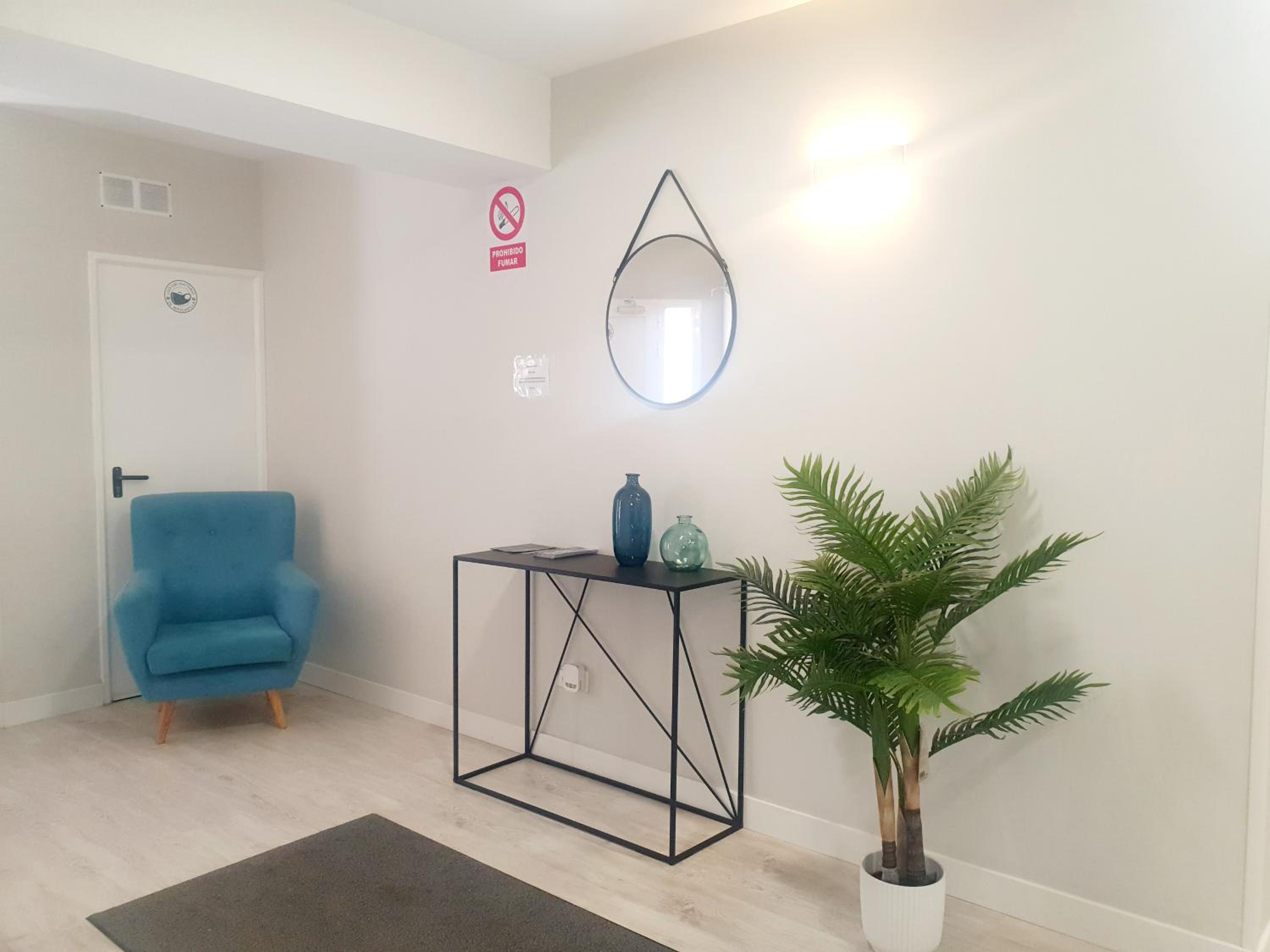 Family Room with Private Bathroom photo 2