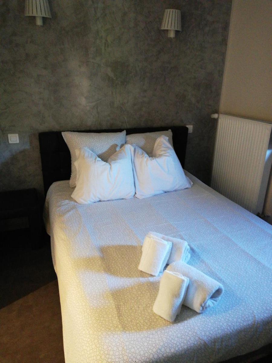 Standard Double Room photo 2